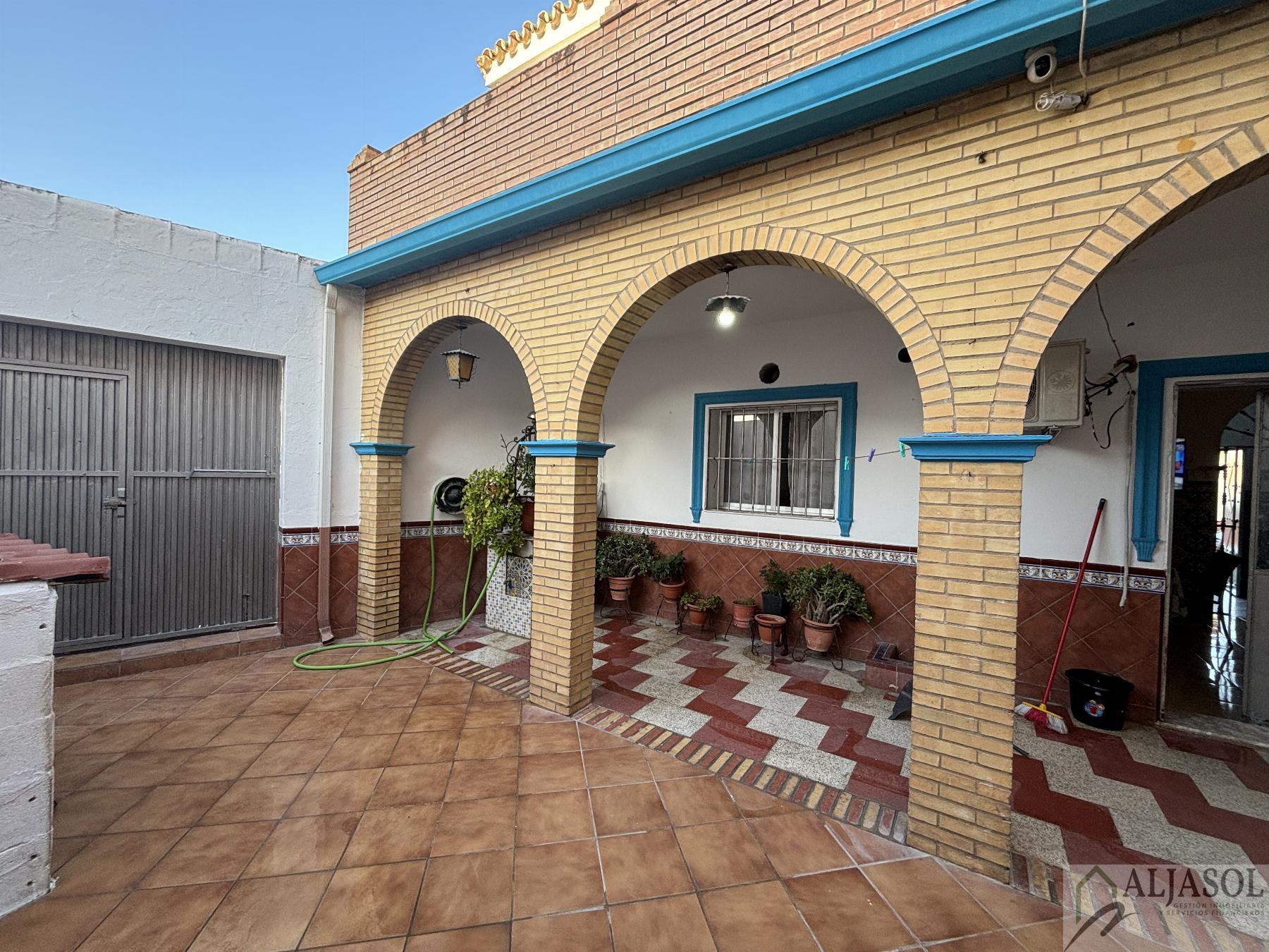 For sale of house in Bollullos de la Mitación