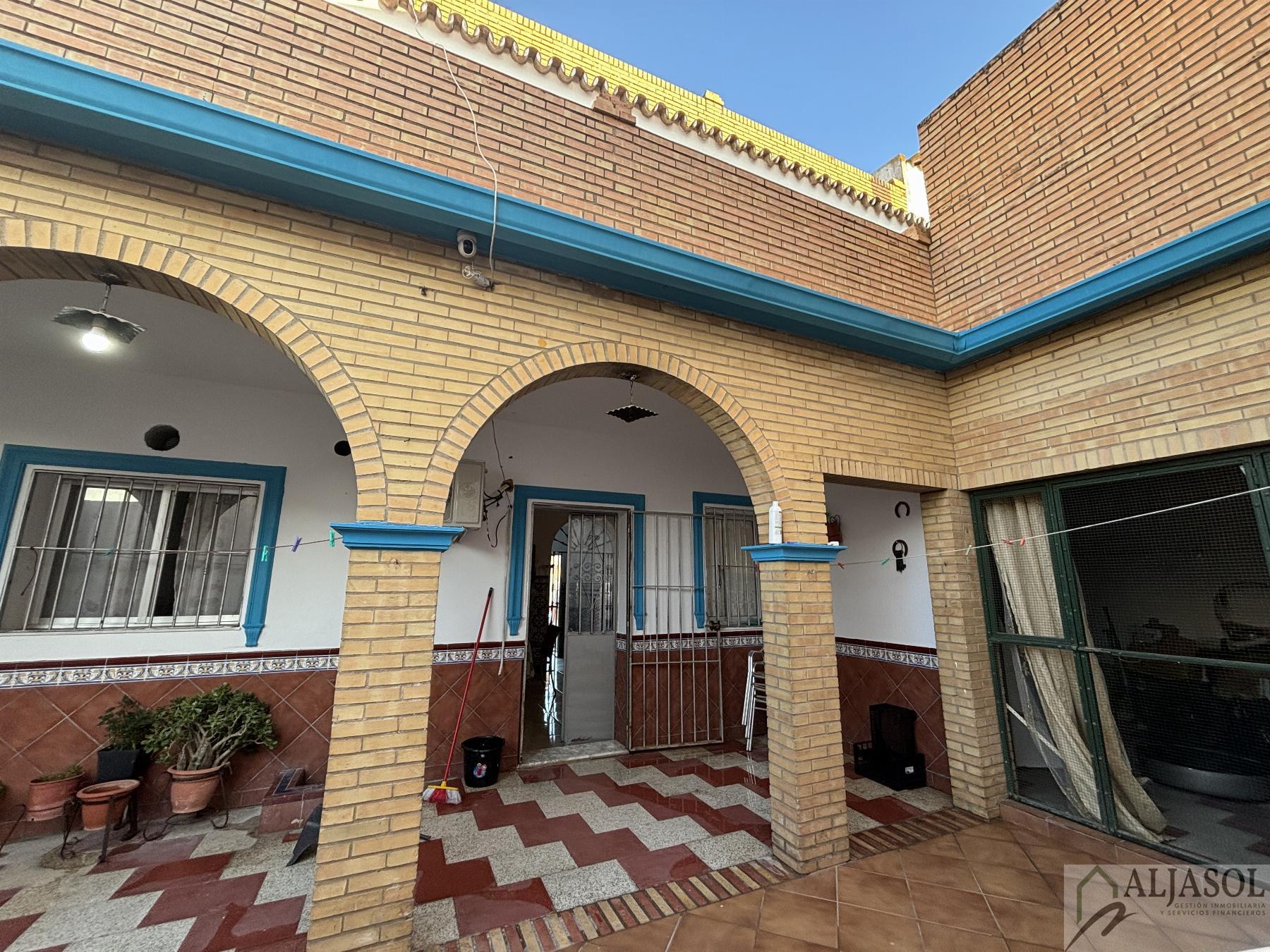 For sale of house in Bollullos de la Mitación
