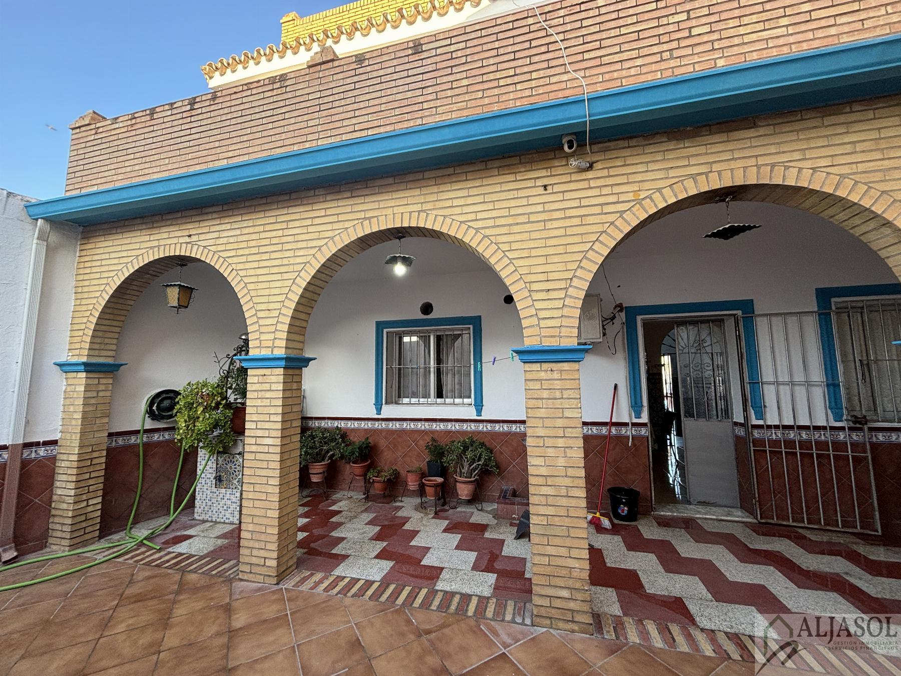 For sale of house in Bollullos de la Mitación
