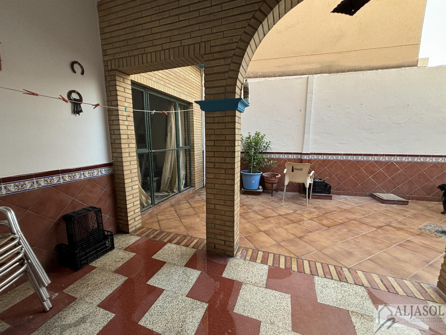 For sale of house in Bollullos de la Mitación