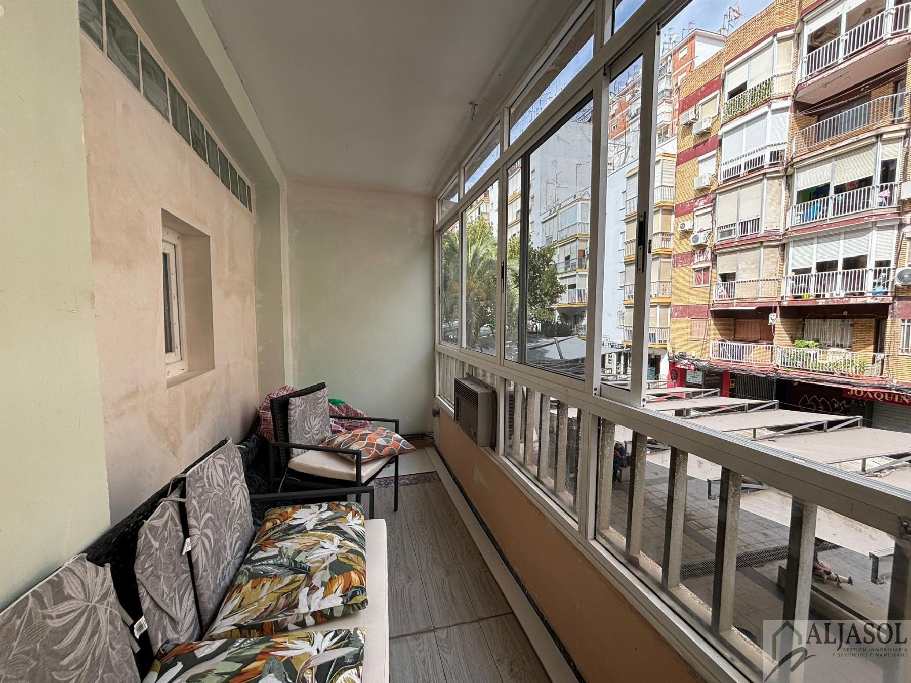 For sale of flat in San Juan de Aznalfarache