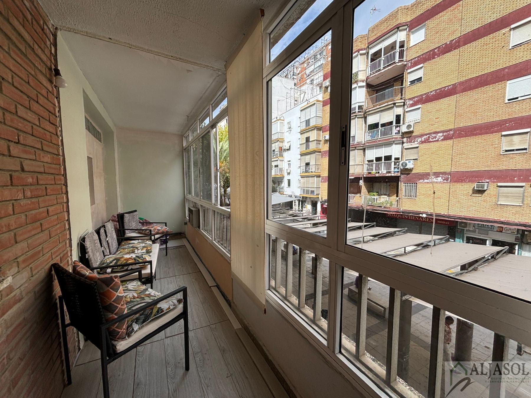 For sale of flat in San Juan de Aznalfarache