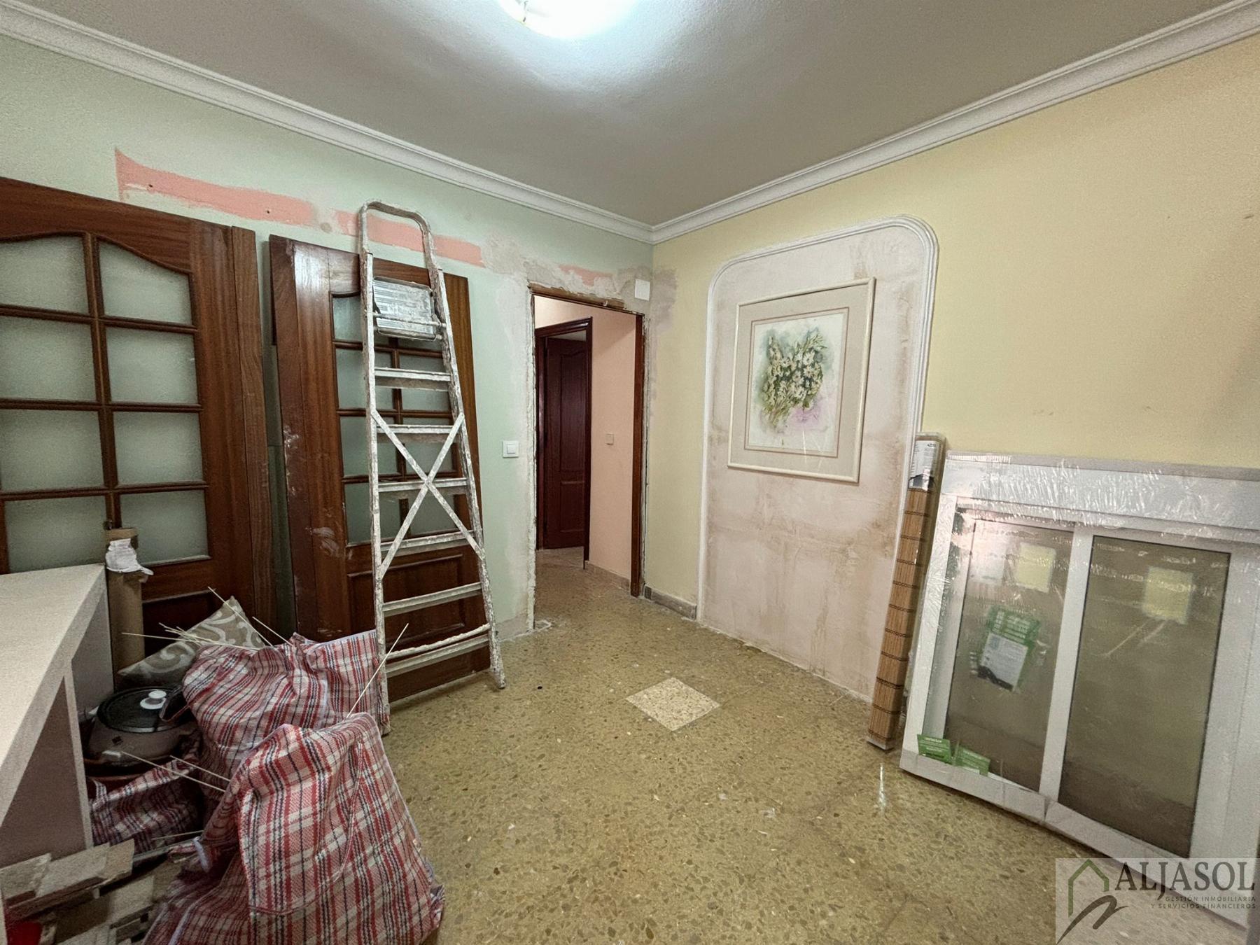 For sale of flat in San Juan de Aznalfarache