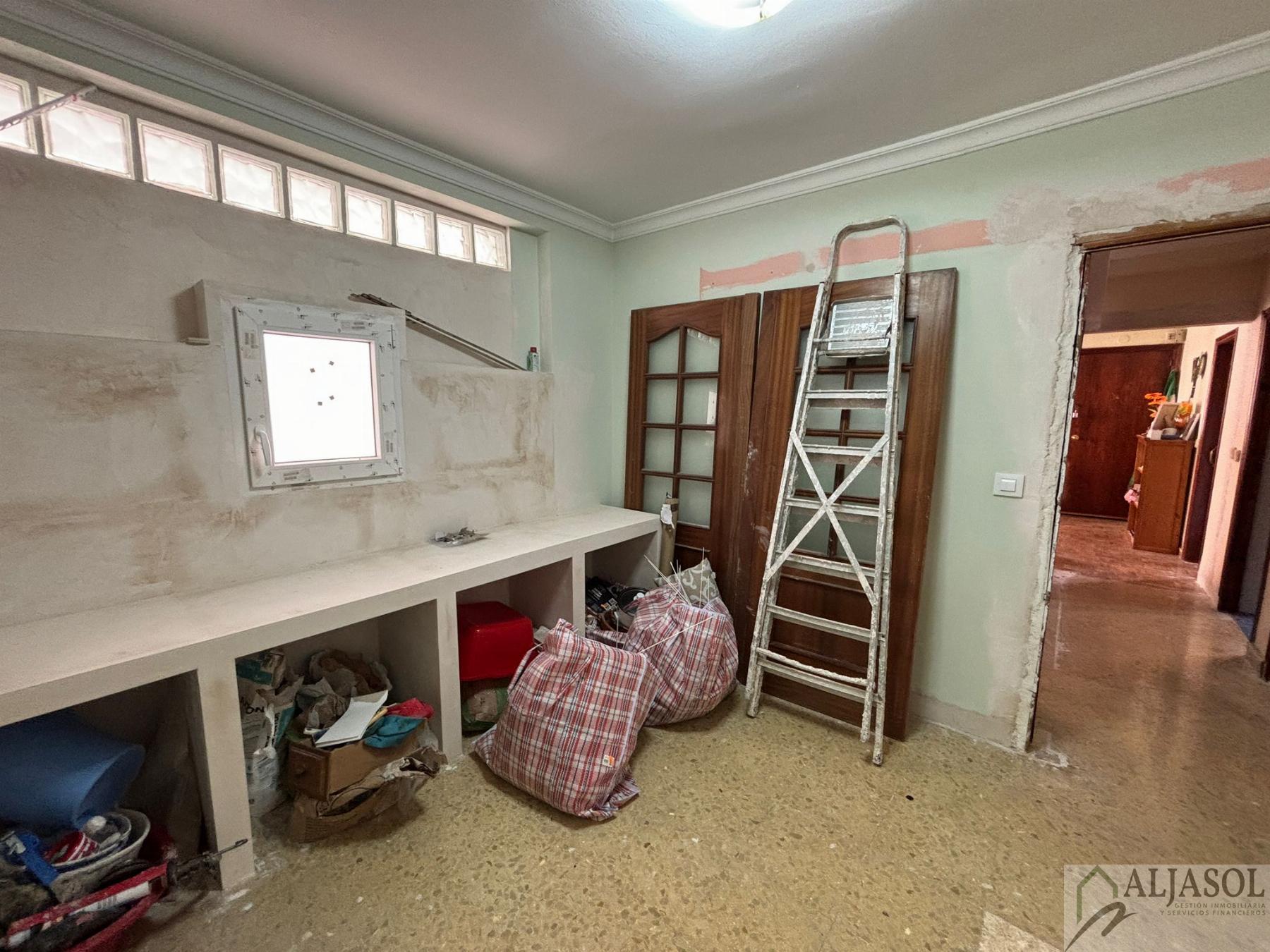 For sale of flat in San Juan de Aznalfarache