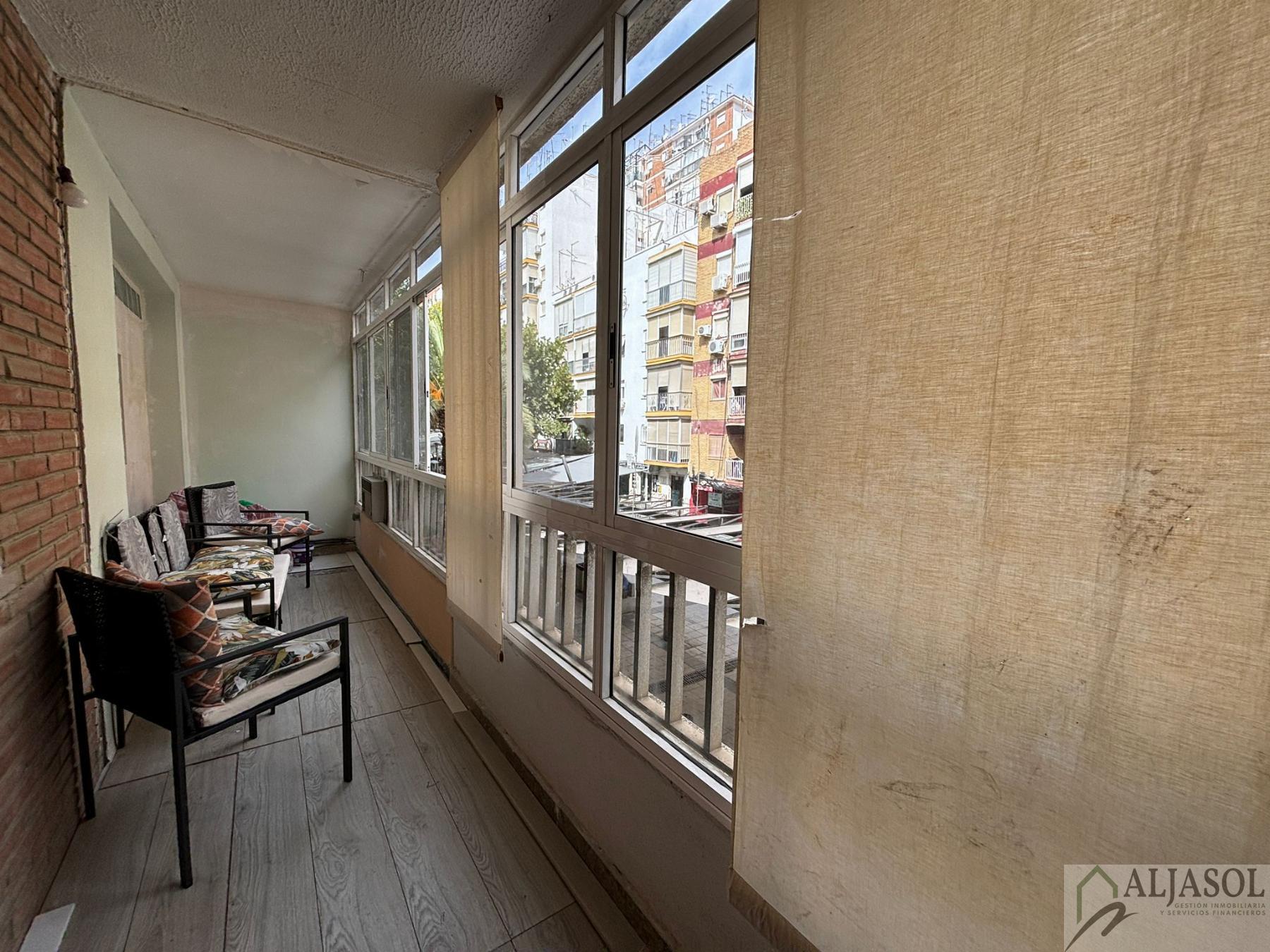 For sale of flat in San Juan de Aznalfarache