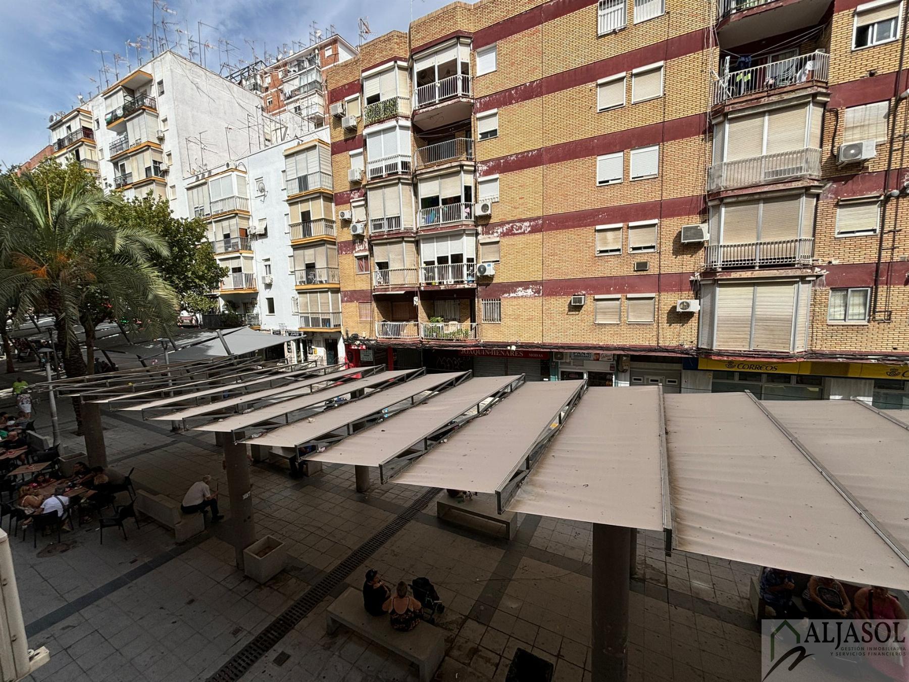 For sale of flat in San Juan de Aznalfarache