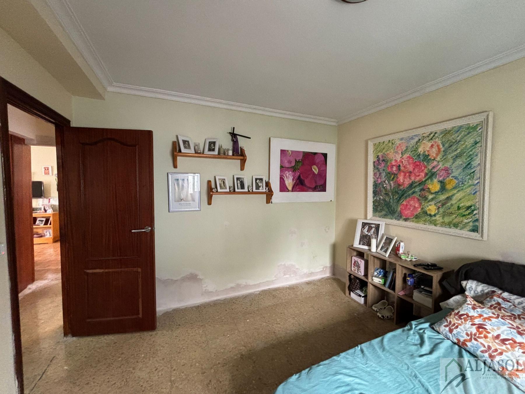 For sale of flat in San Juan de Aznalfarache