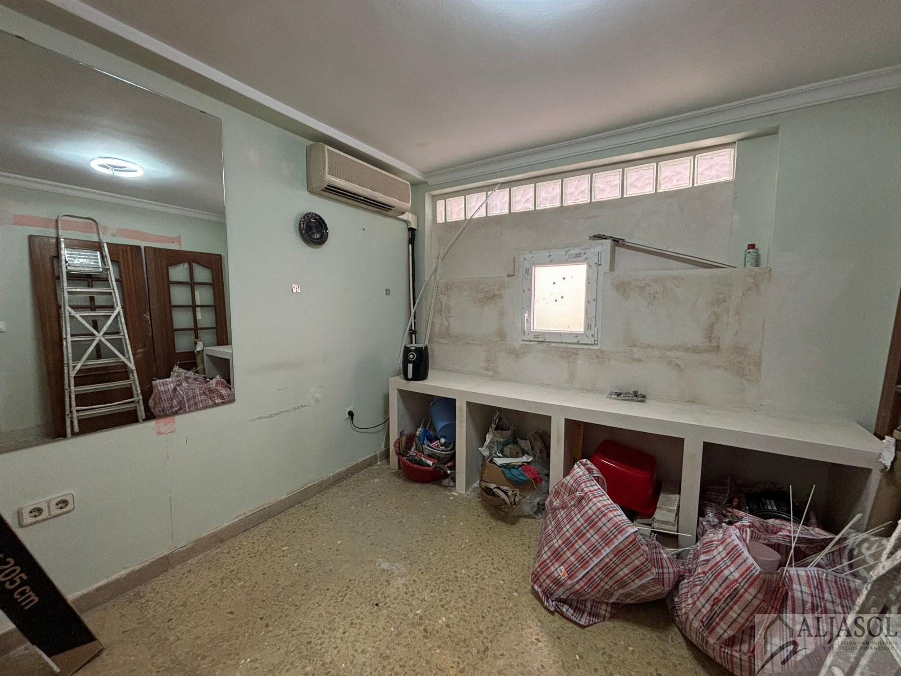 For sale of flat in San Juan de Aznalfarache