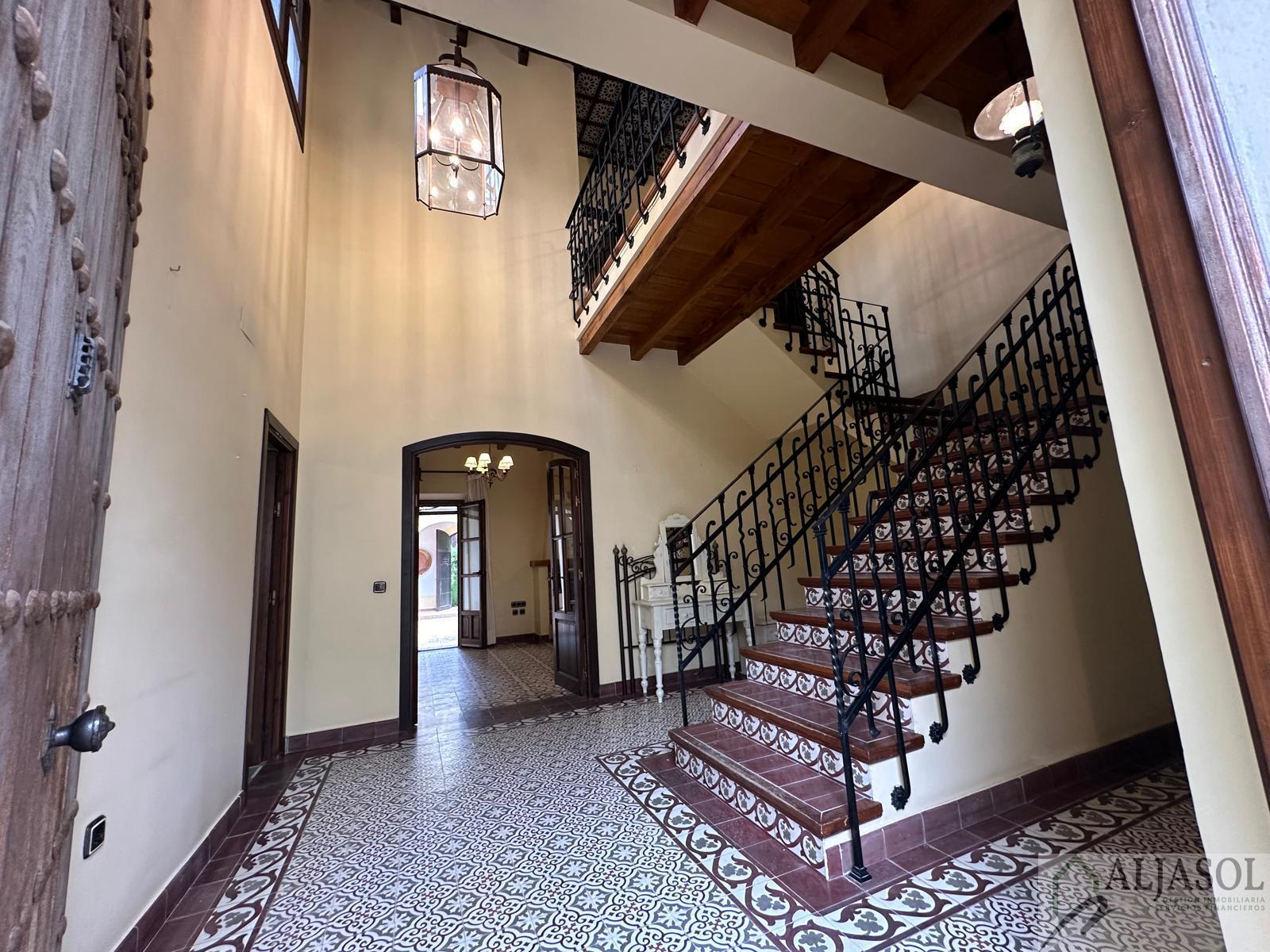 For sale of chalet in Gines