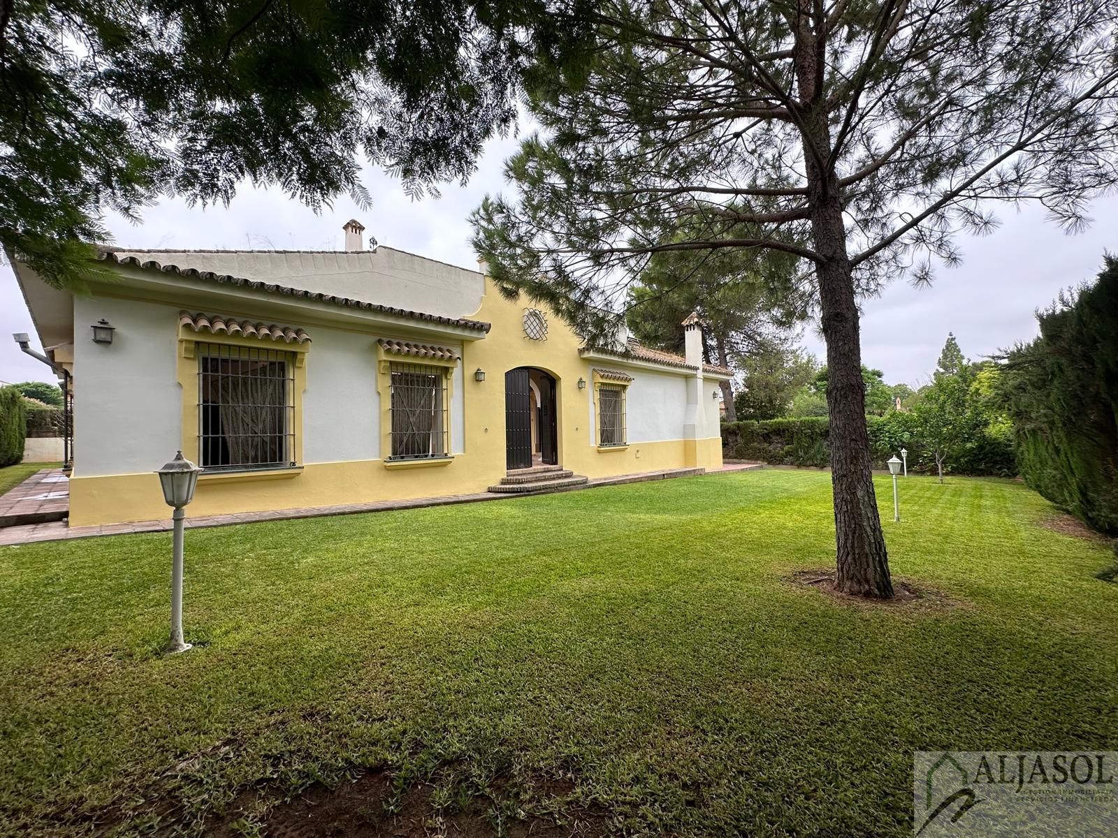 For sale of chalet in Gines
