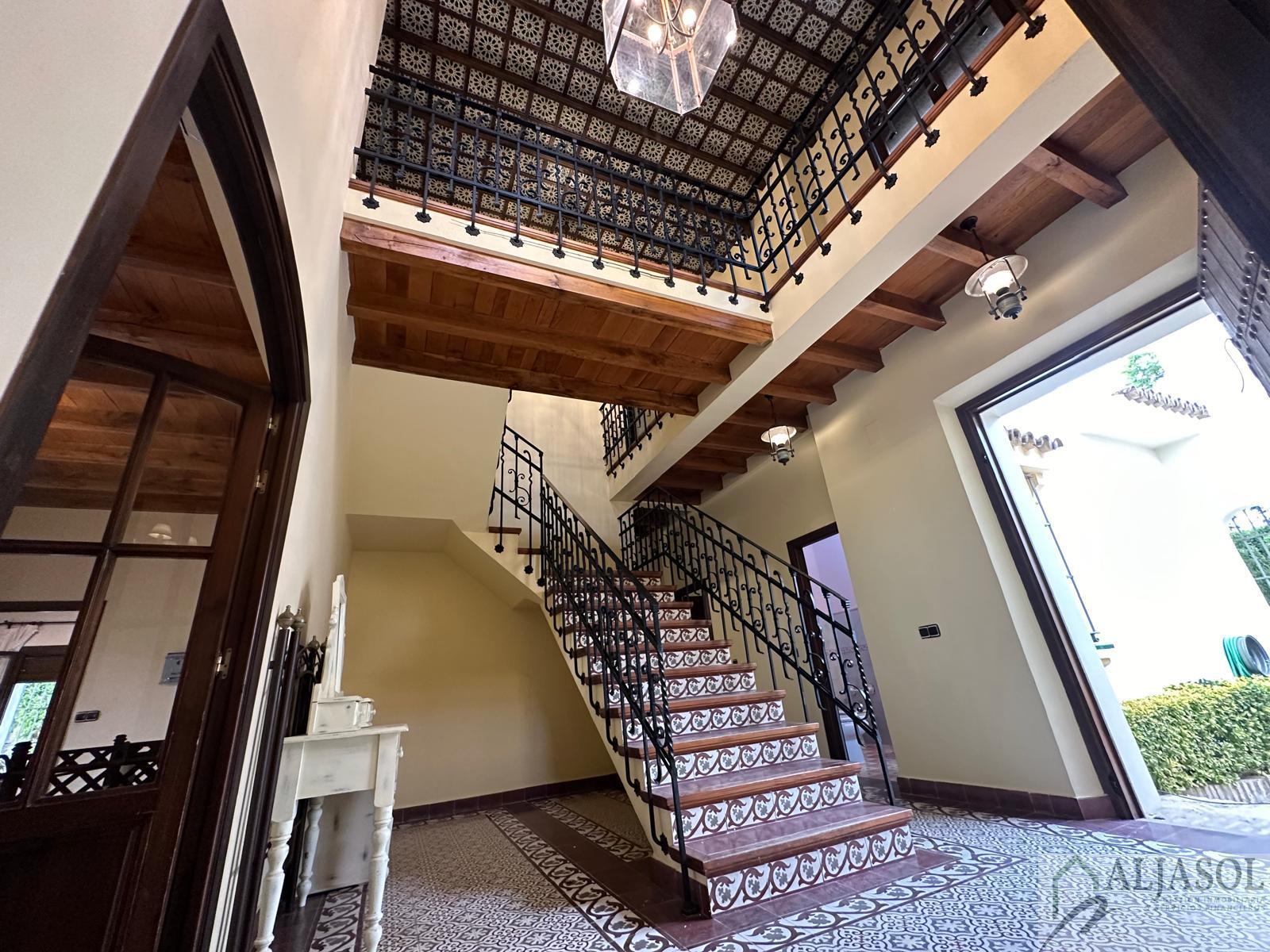For sale of chalet in Gines