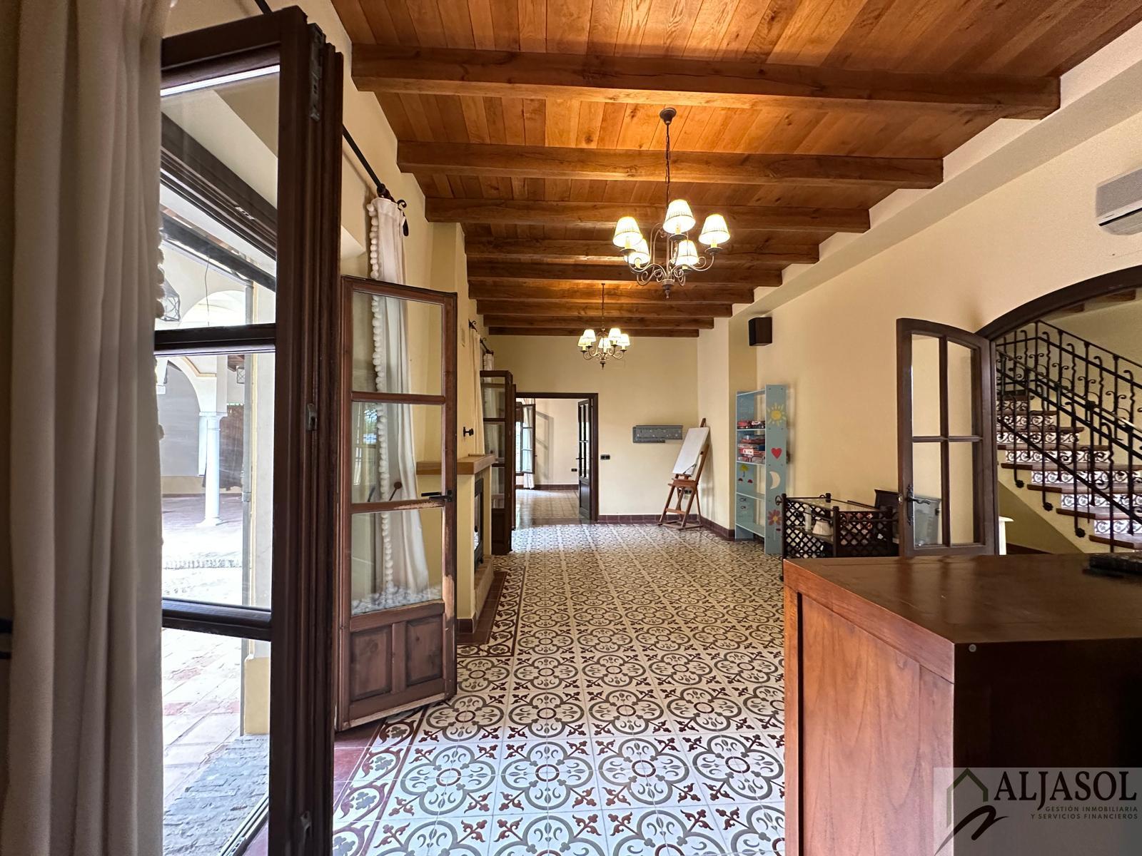 For sale of chalet in Gines
