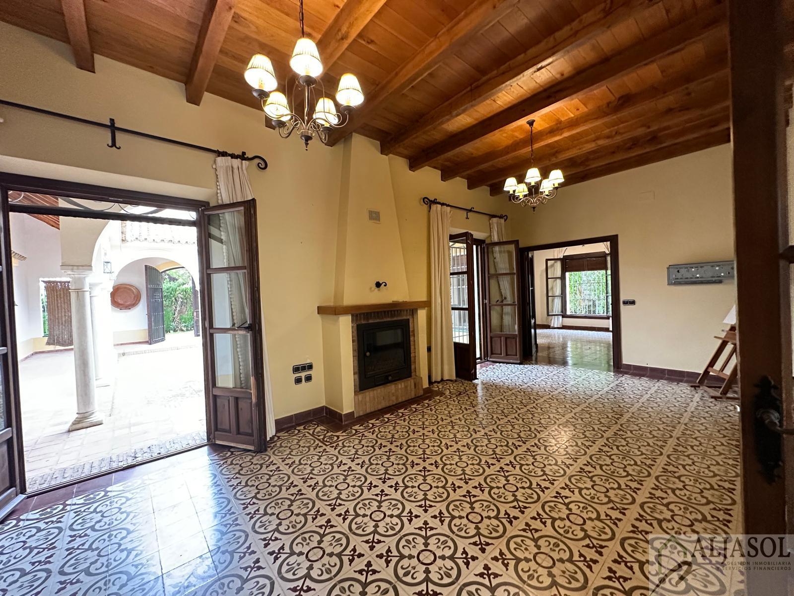 For sale of chalet in Gines