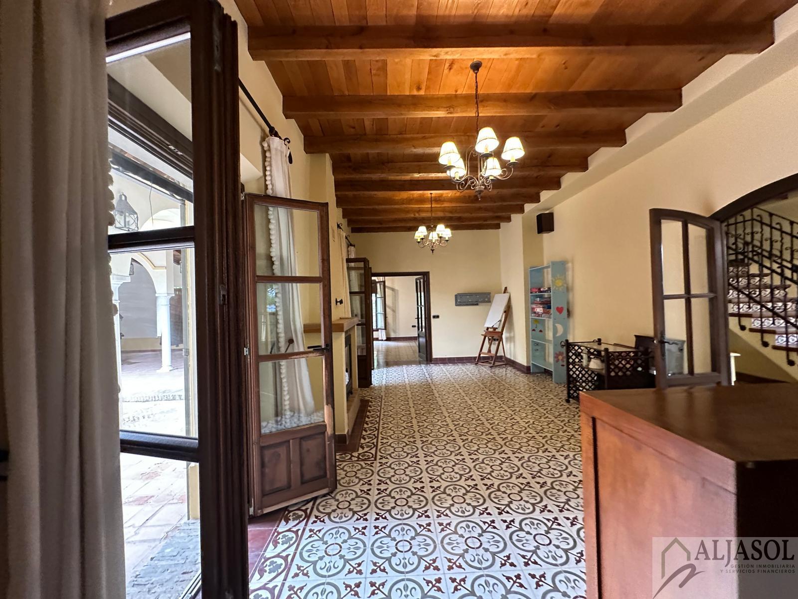 For sale of chalet in Gines