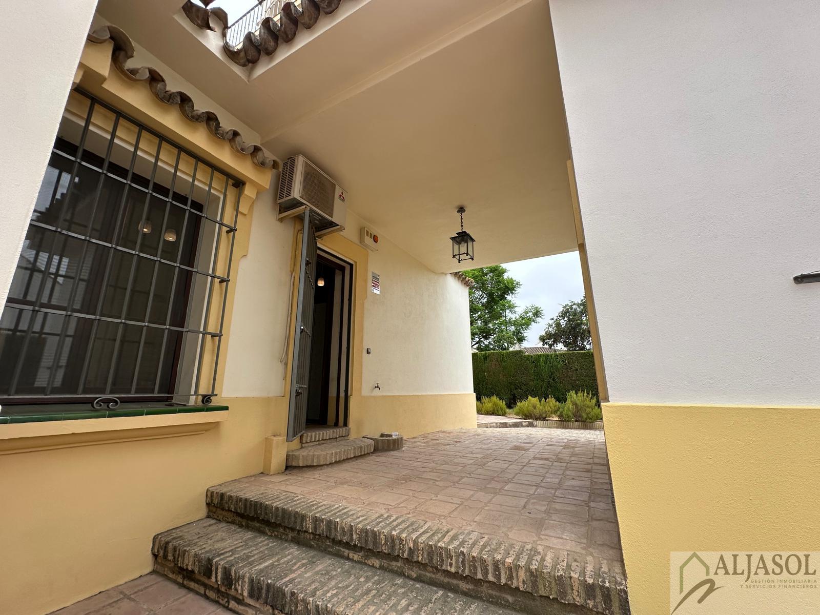 For sale of chalet in Gines