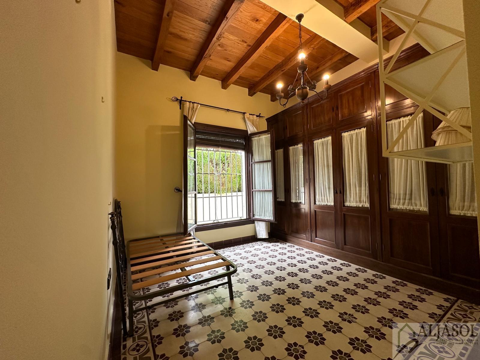 For sale of chalet in Gines