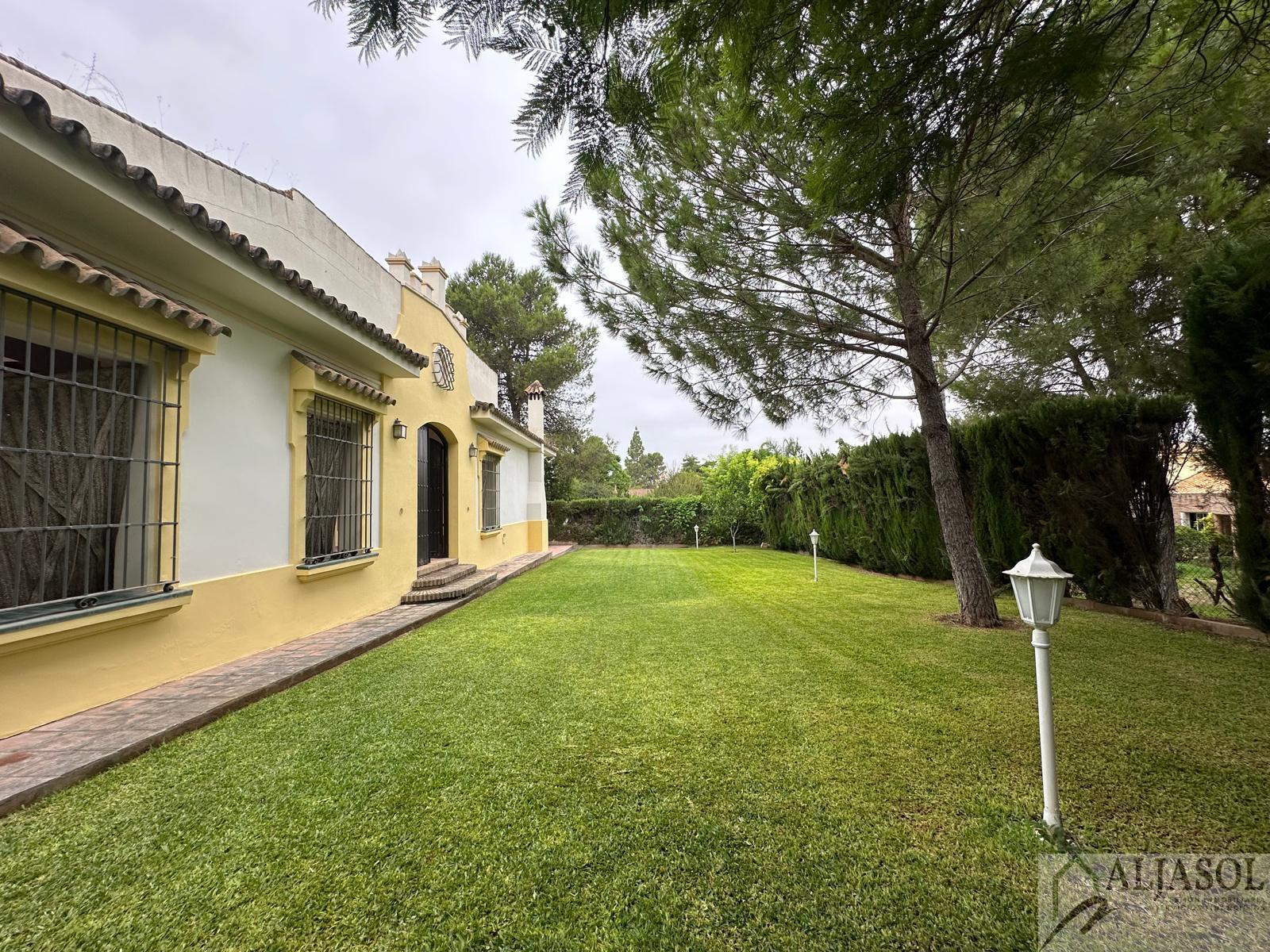 For sale of chalet in Gines