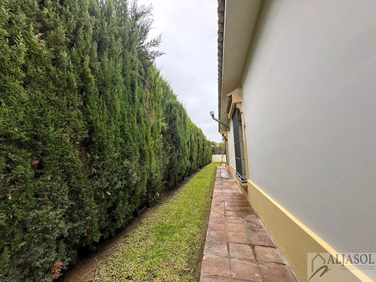 For sale of chalet in Gines