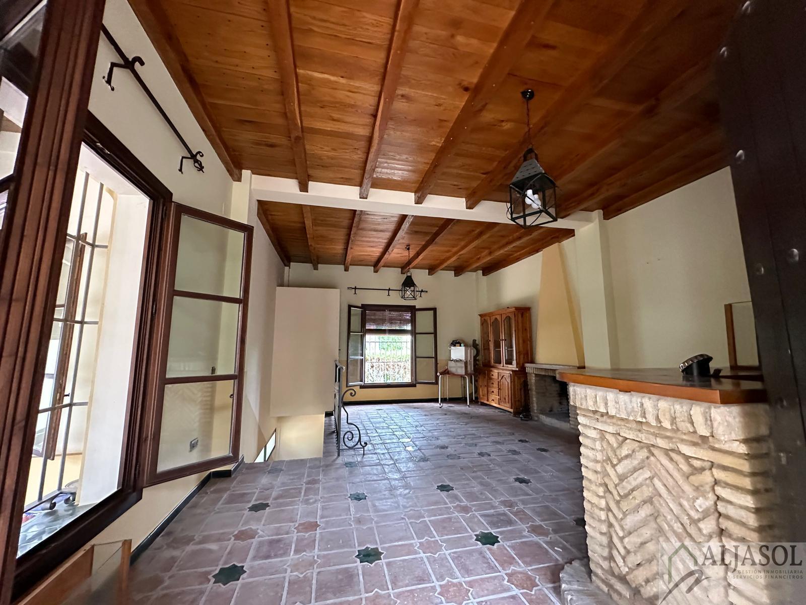 For sale of chalet in Gines