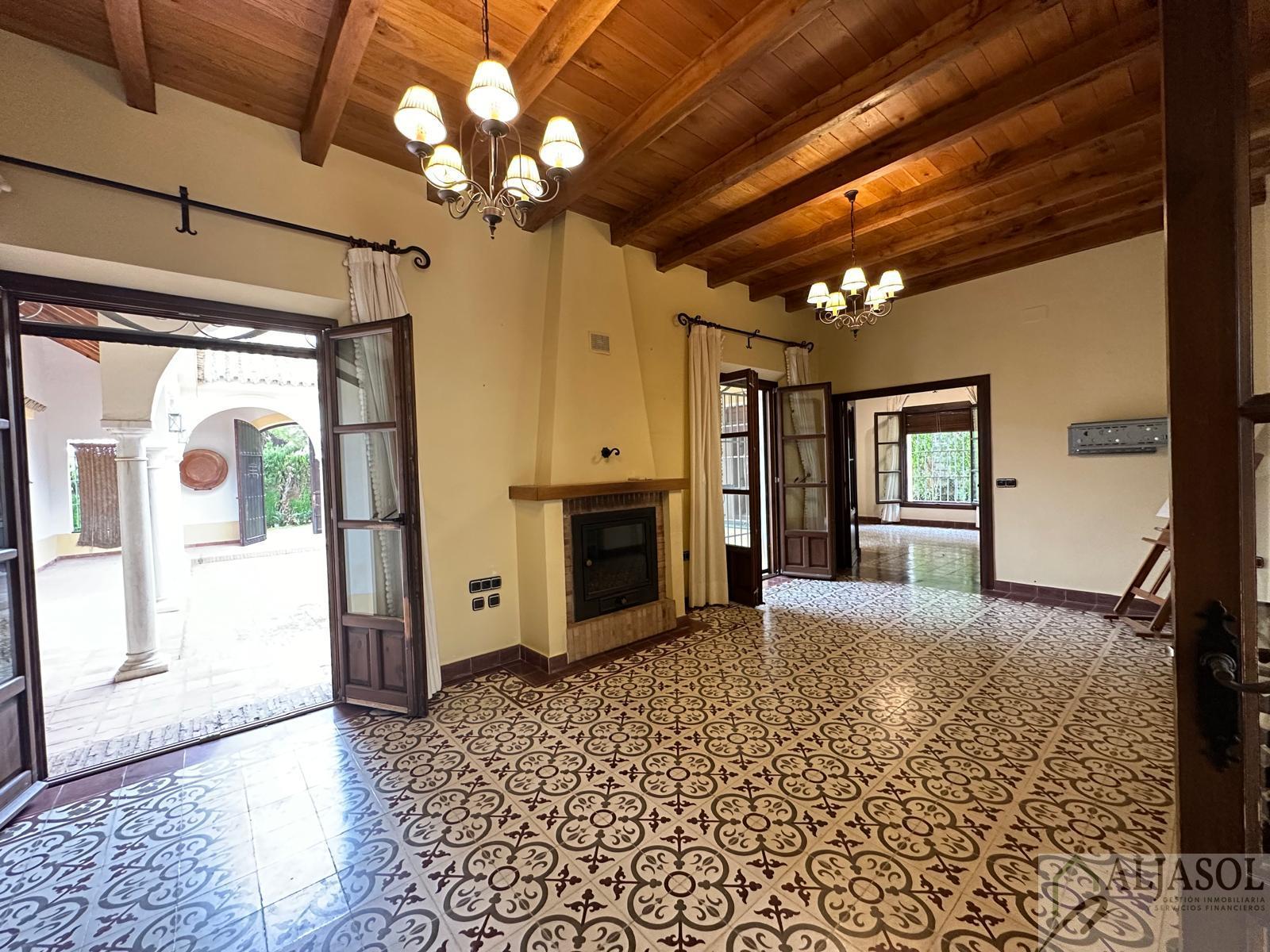 For sale of chalet in Gines