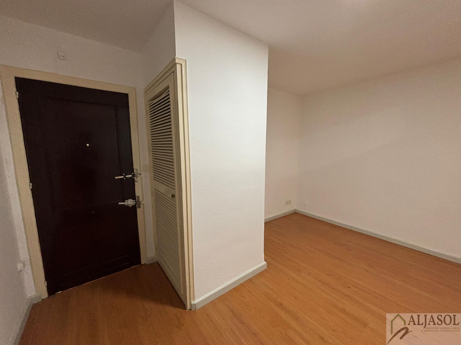 For sale of office in Sevilla