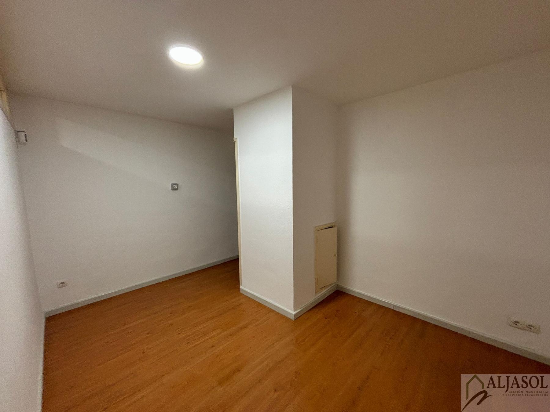 For sale of office in Sevilla