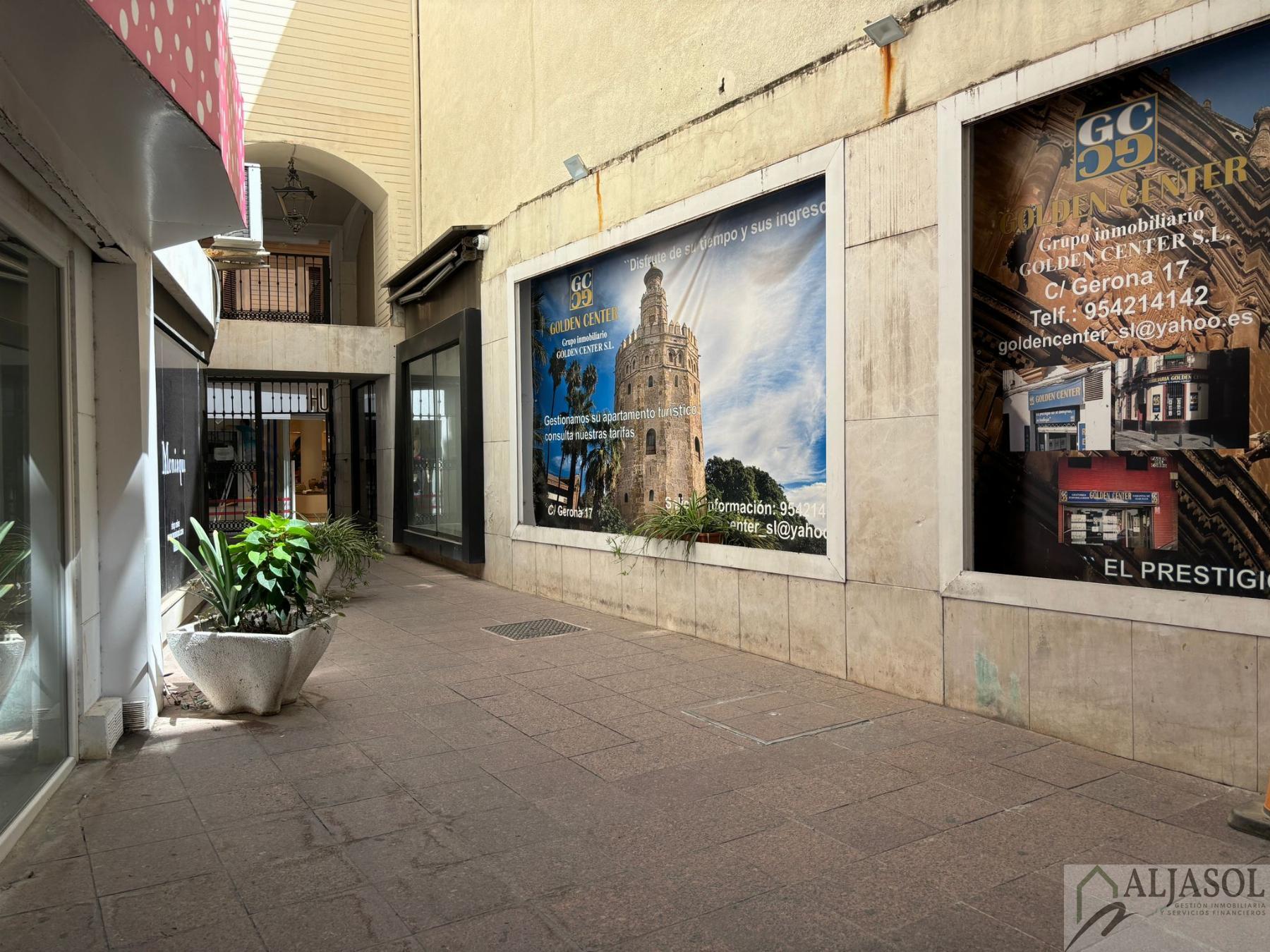 For sale of office in Sevilla