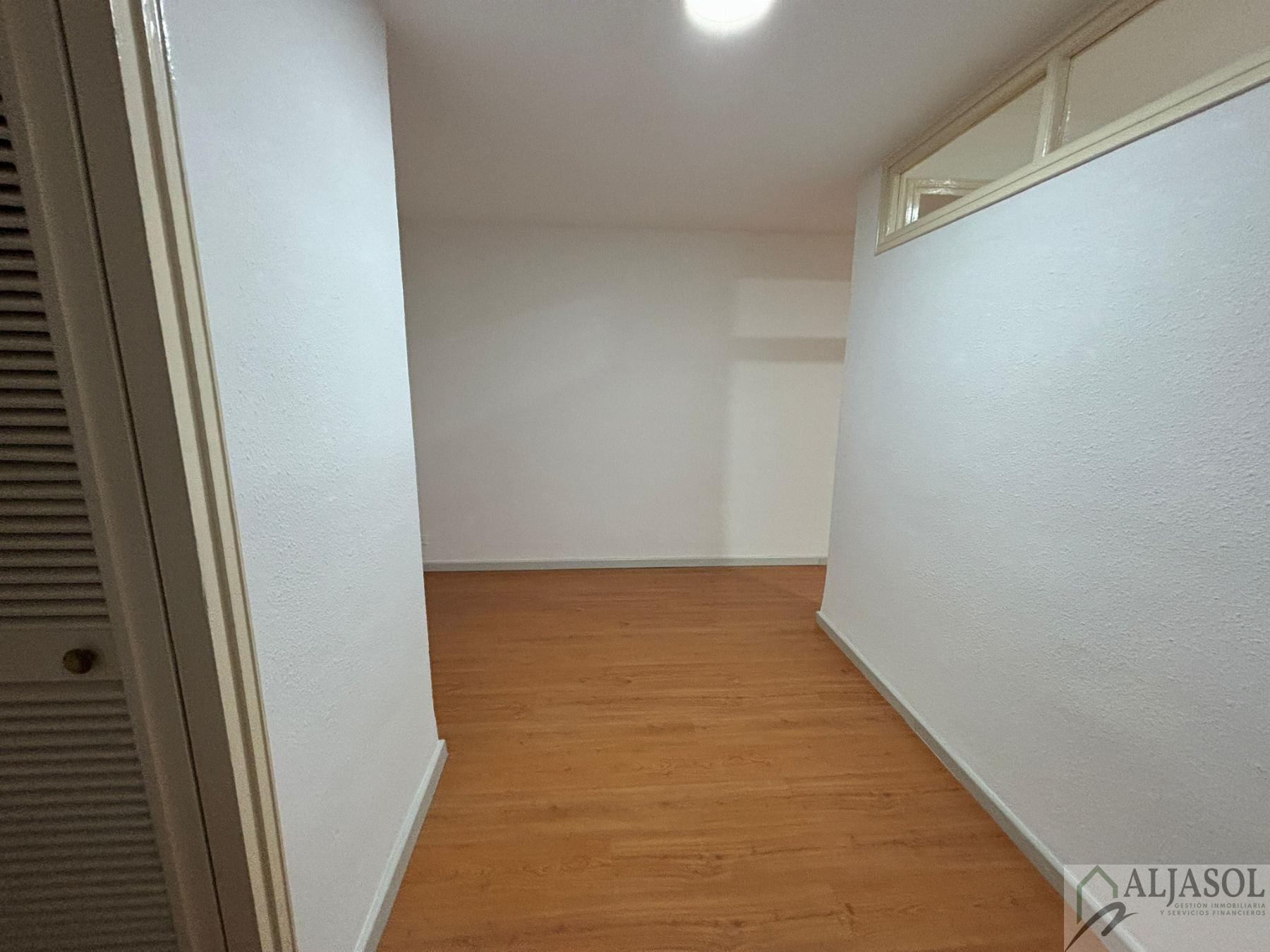 For sale of office in Sevilla