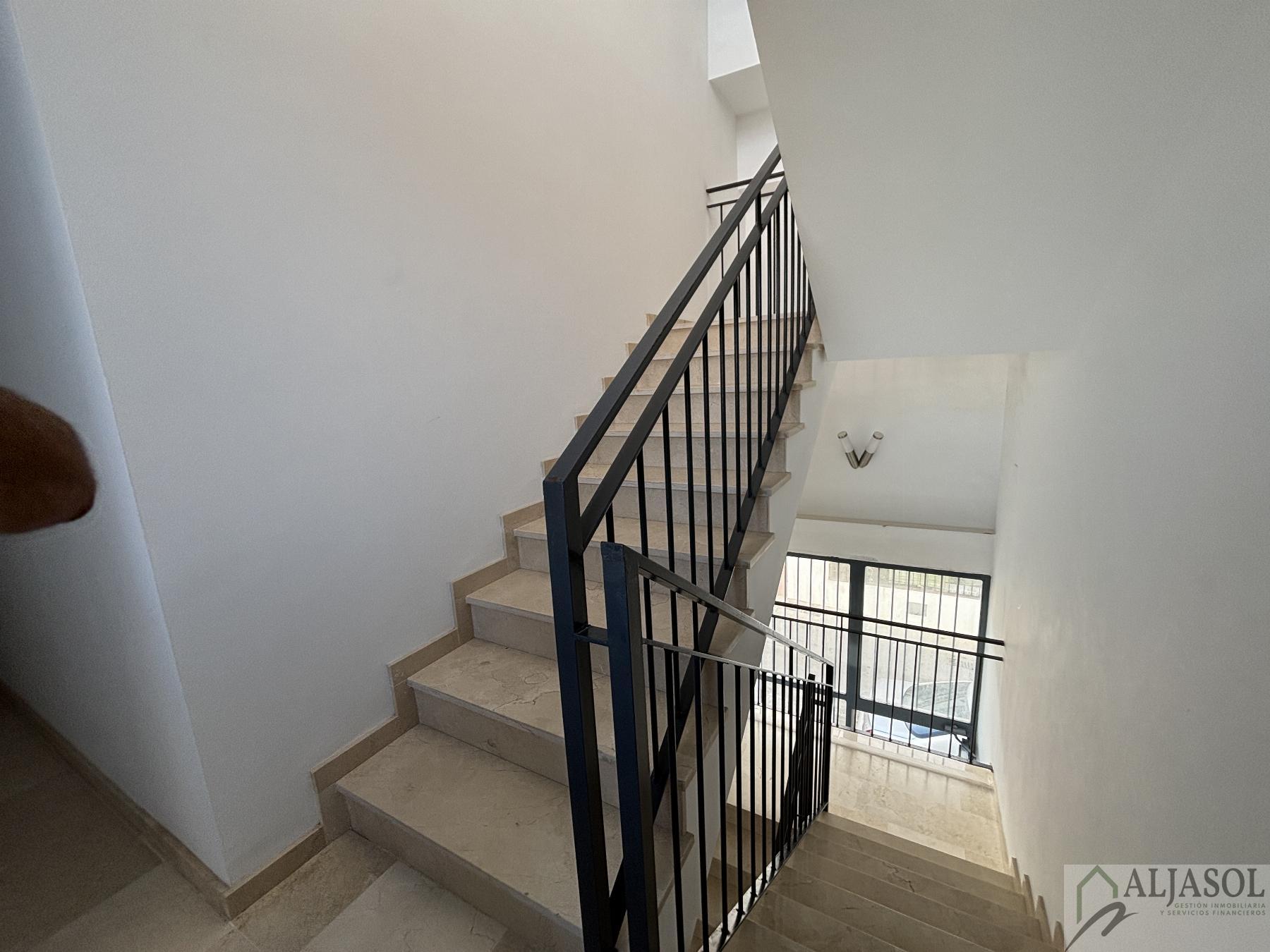 For sale of building in Sanlúcar la Mayor