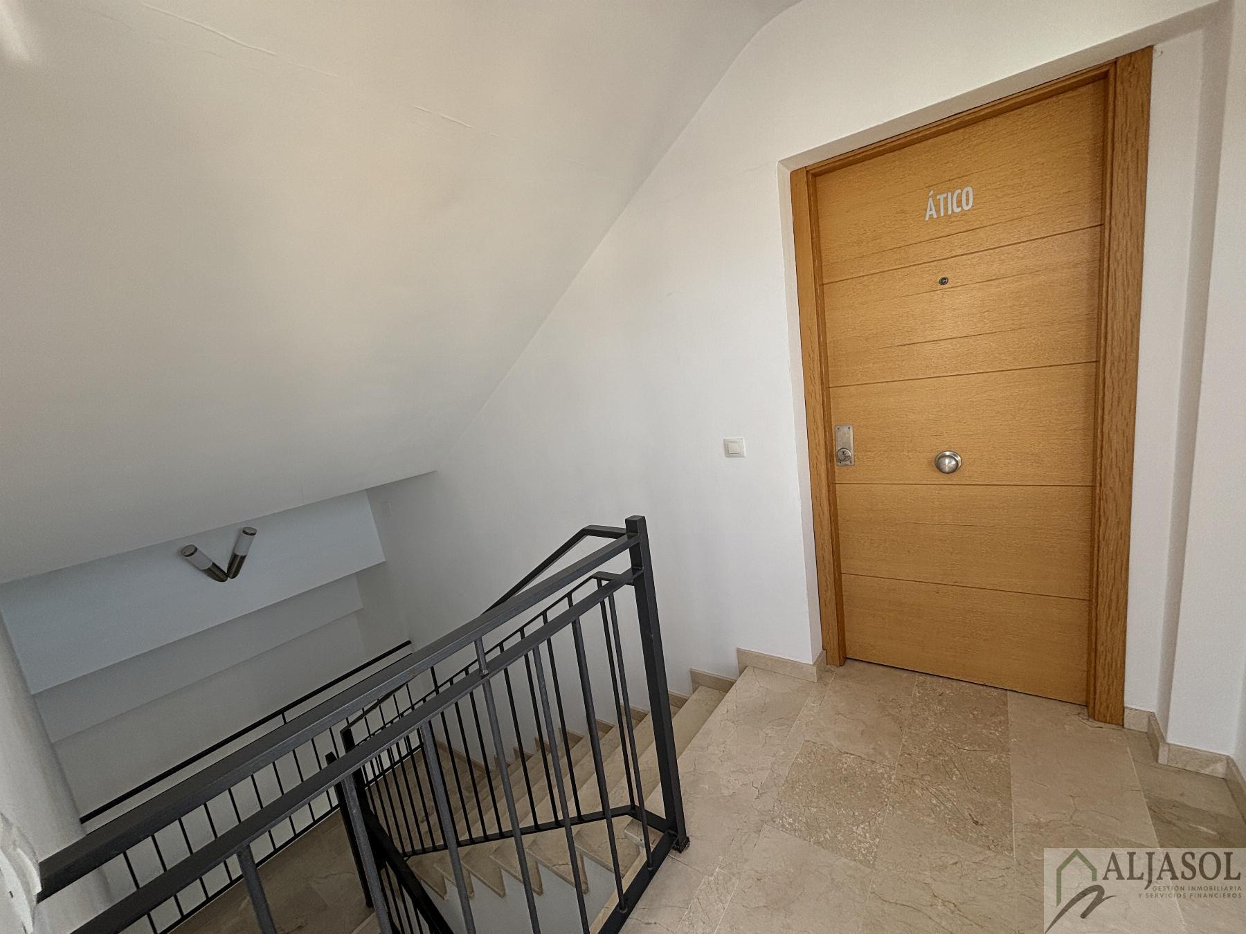 For sale of building in Sanlúcar la Mayor