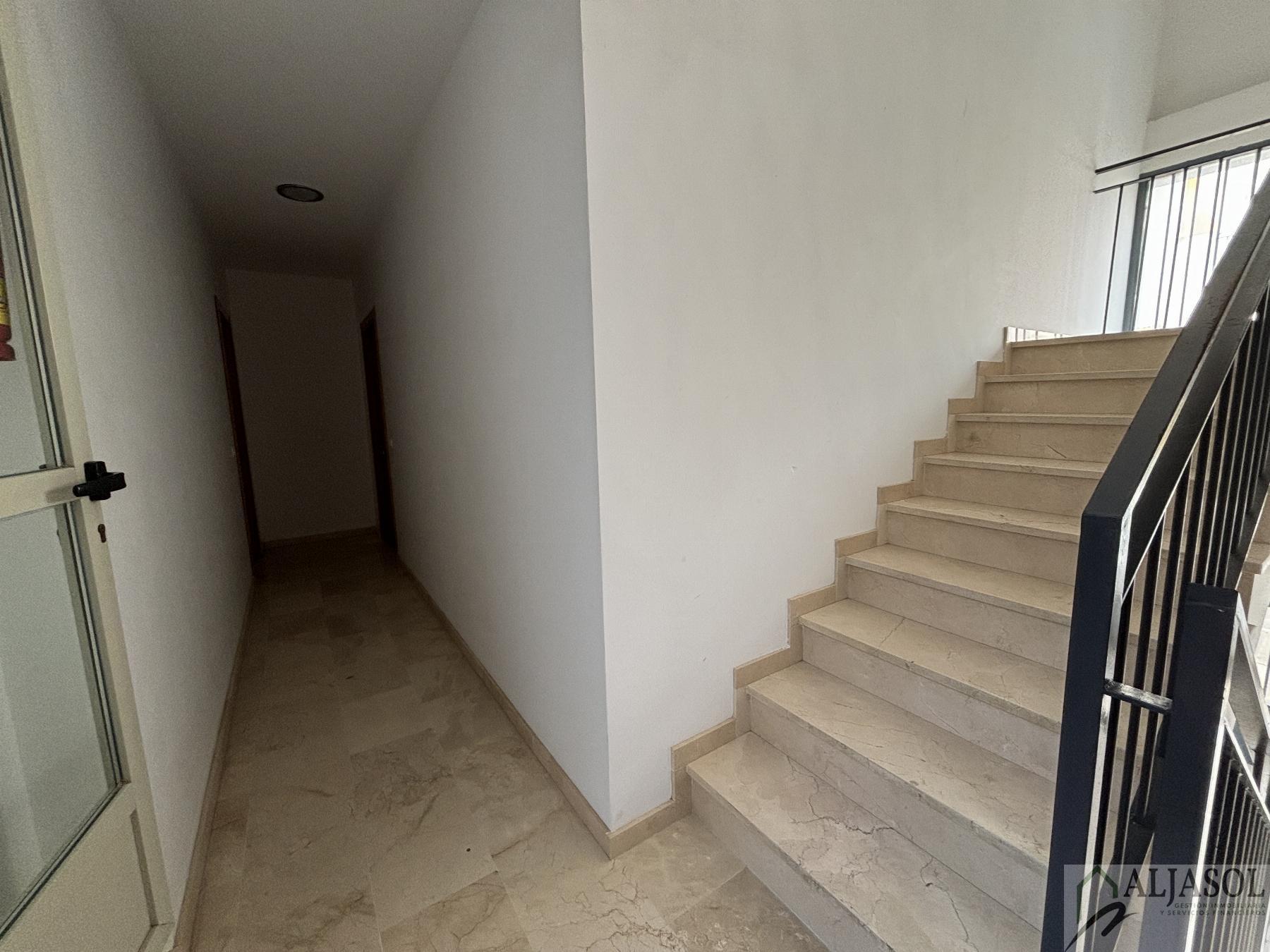 For sale of building in Sanlúcar la Mayor