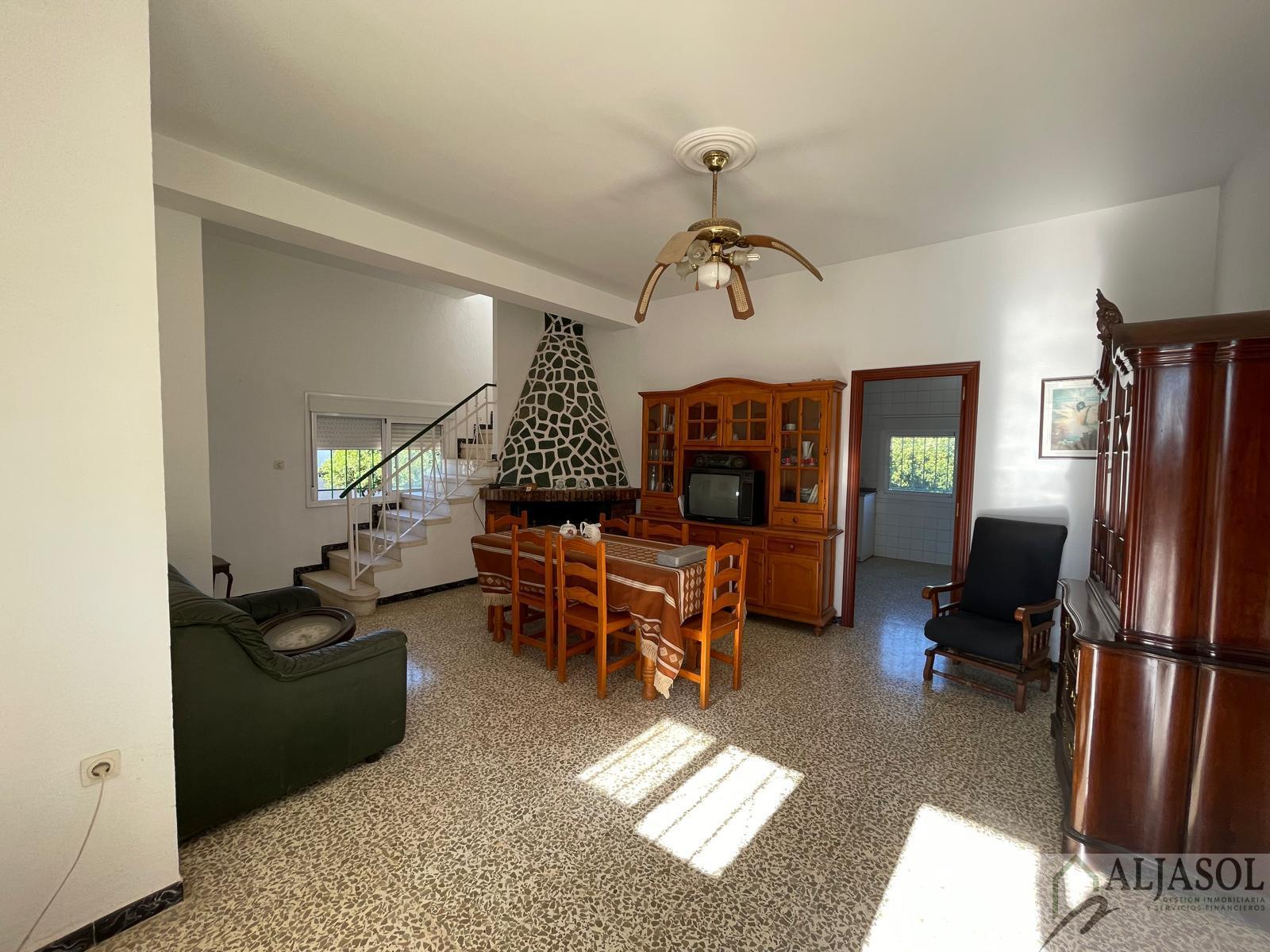 For sale of rural property in Benacazón