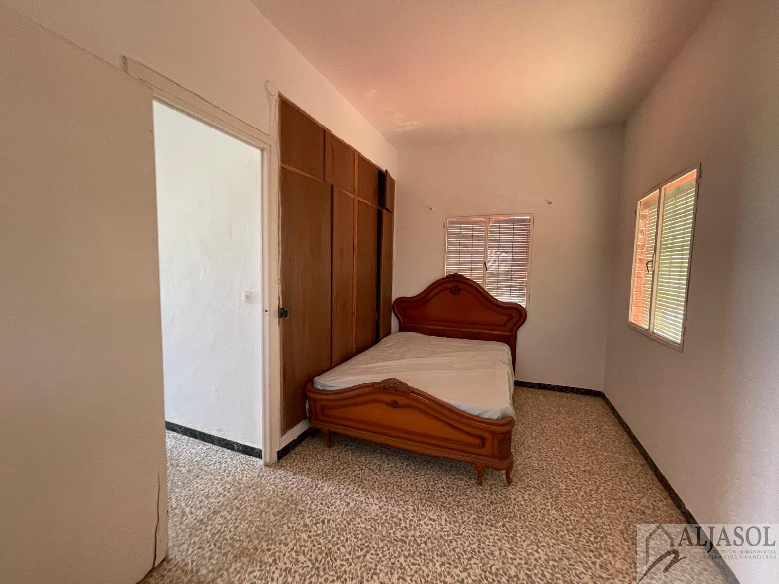 For sale of rural property in Benacazón