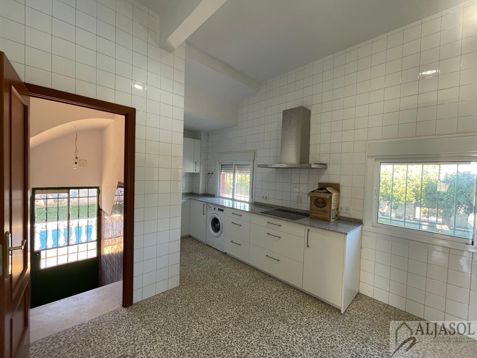 For sale of rural property in Benacazón
