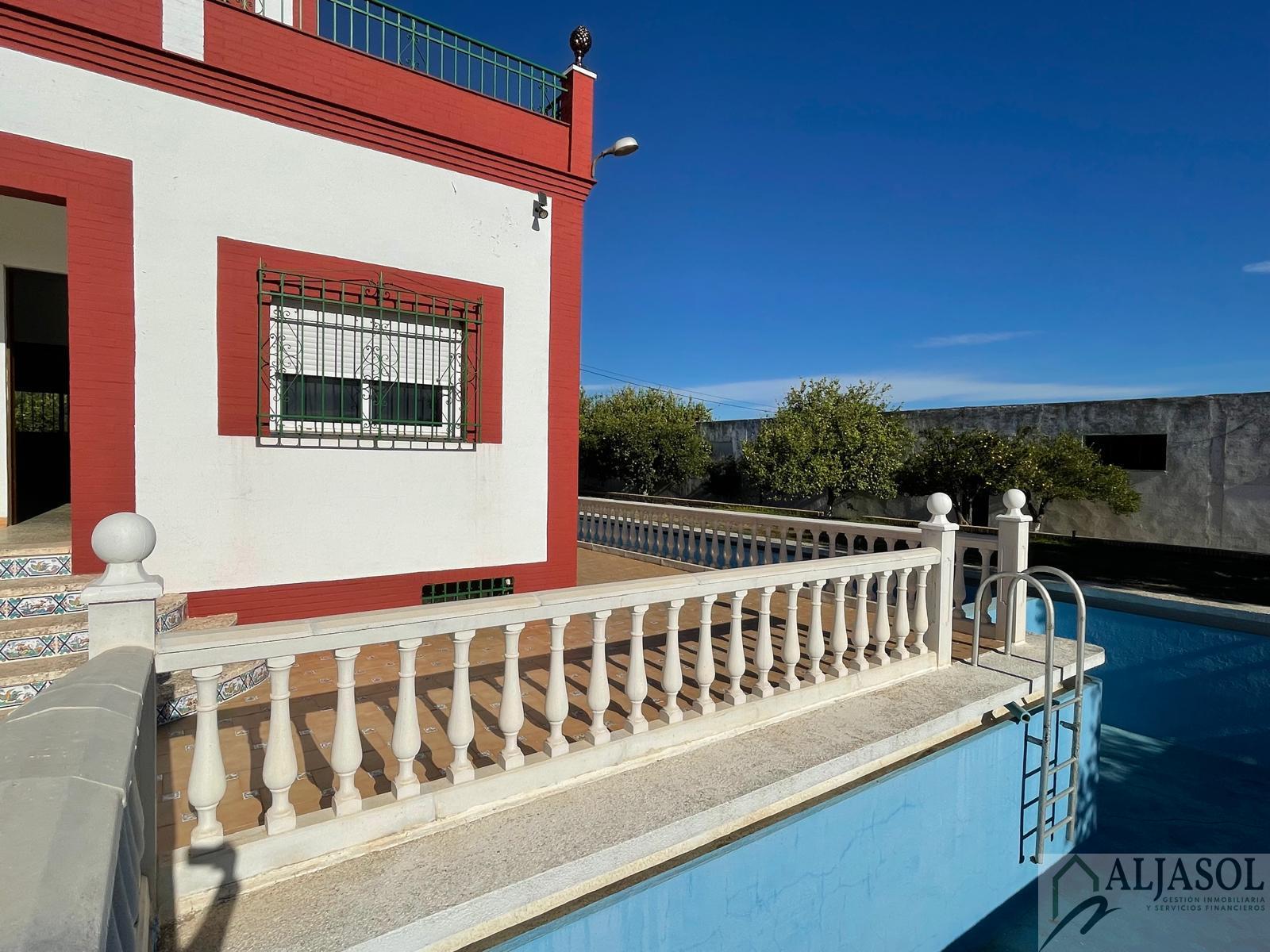 For sale of rural property in Benacazón