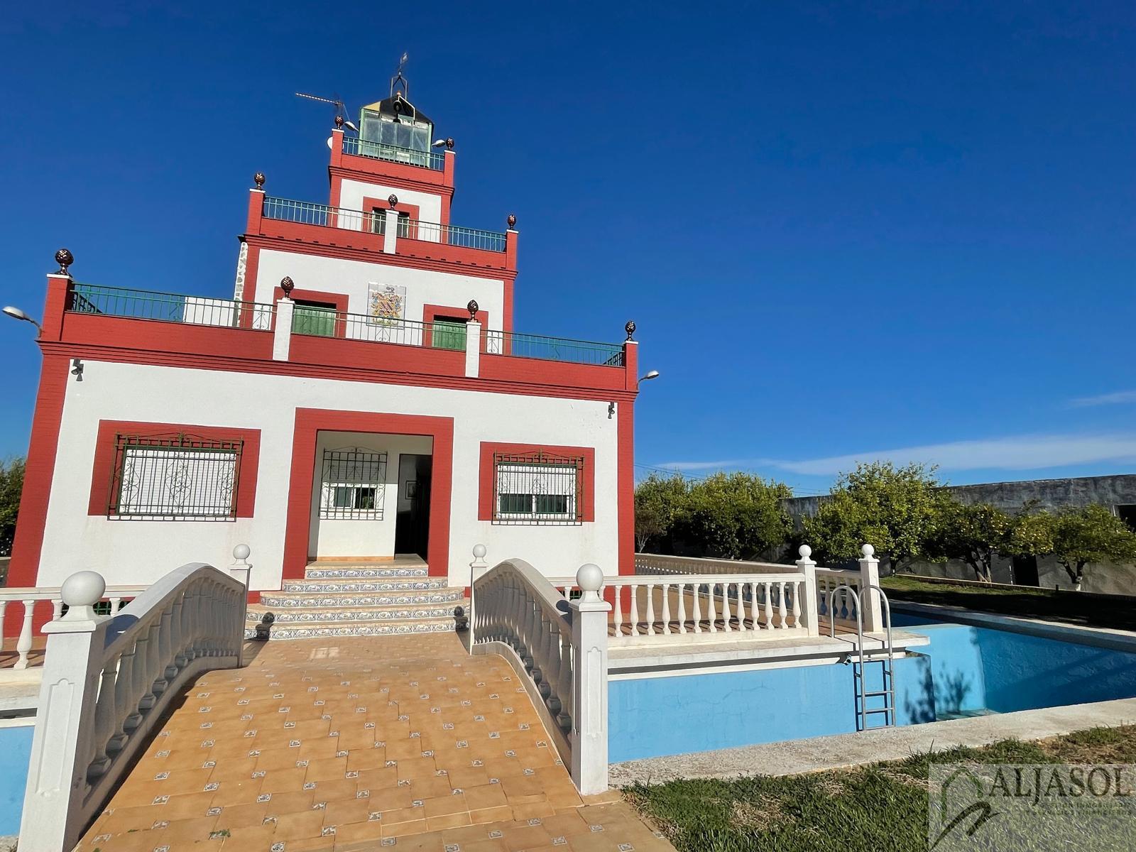 For sale of rural property in Benacazón