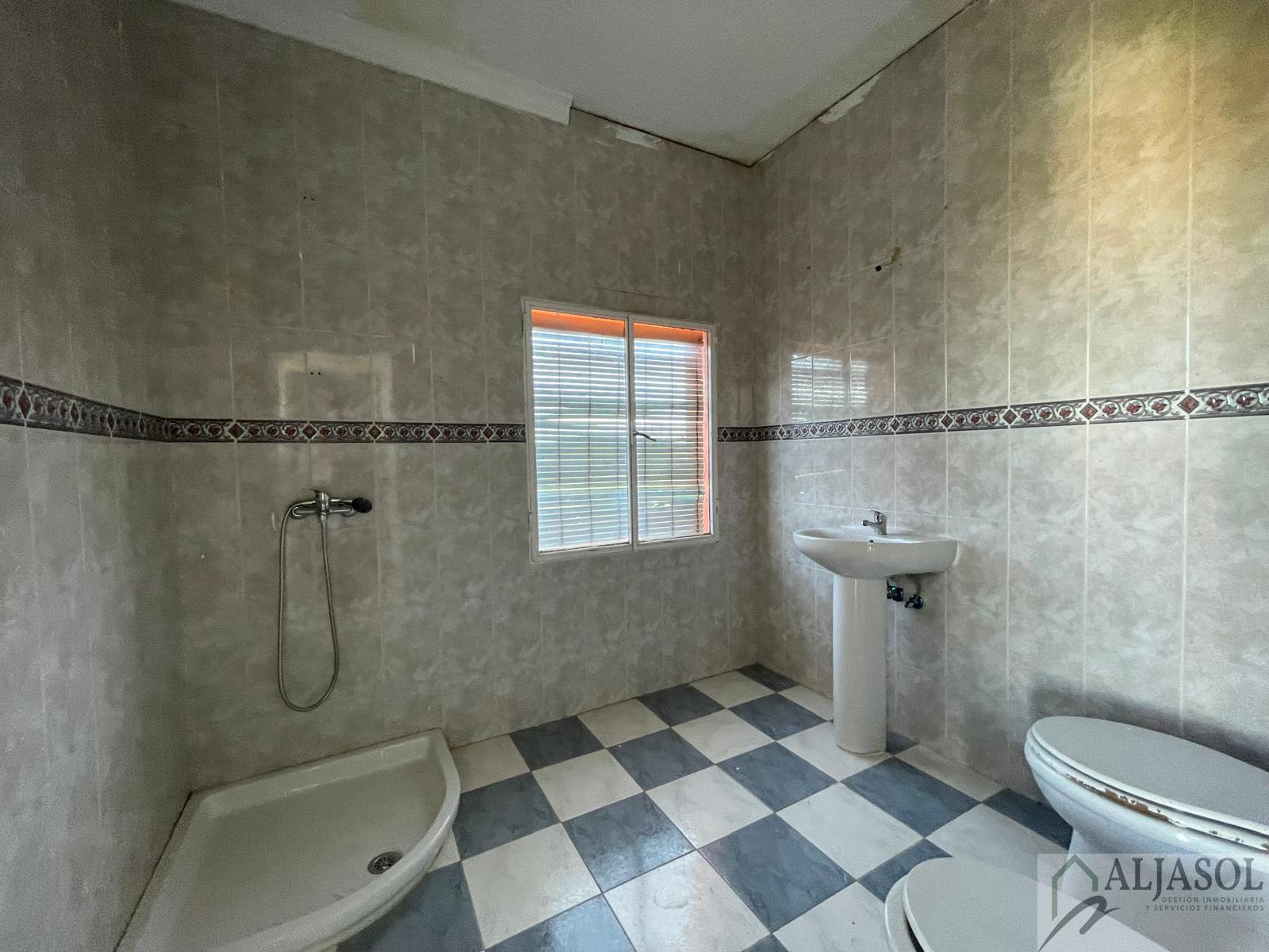 For sale of rural property in Benacazón