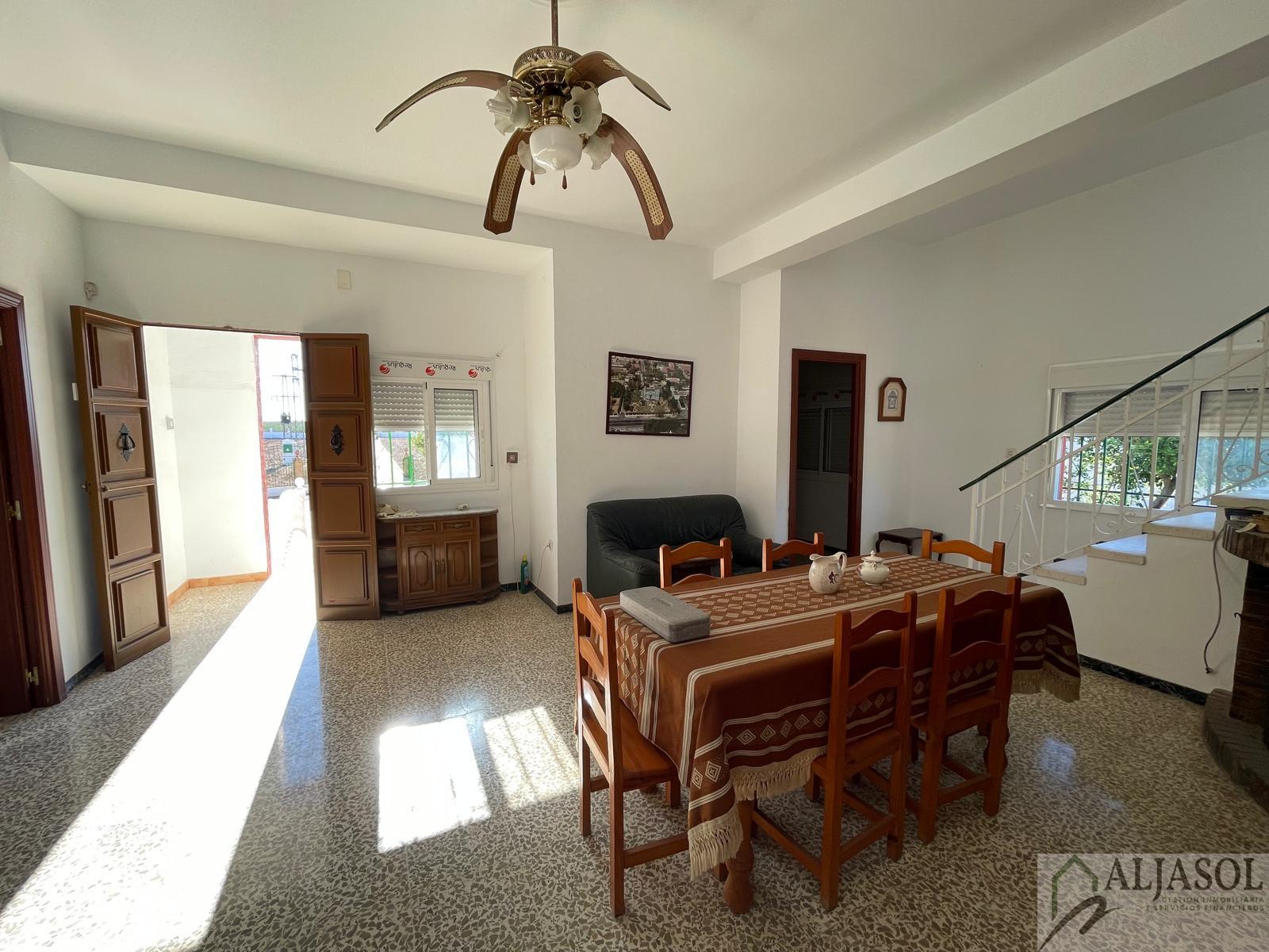 For sale of rural property in Benacazón