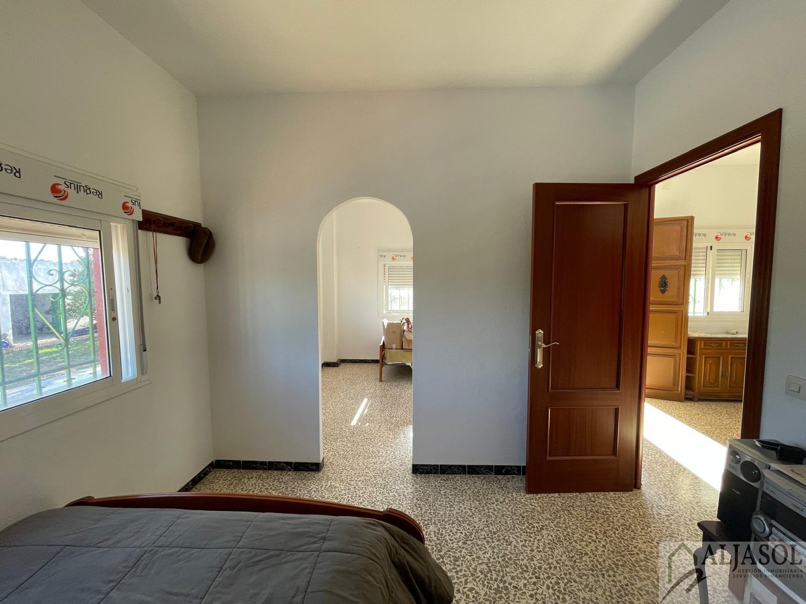 For sale of rural property in Benacazón