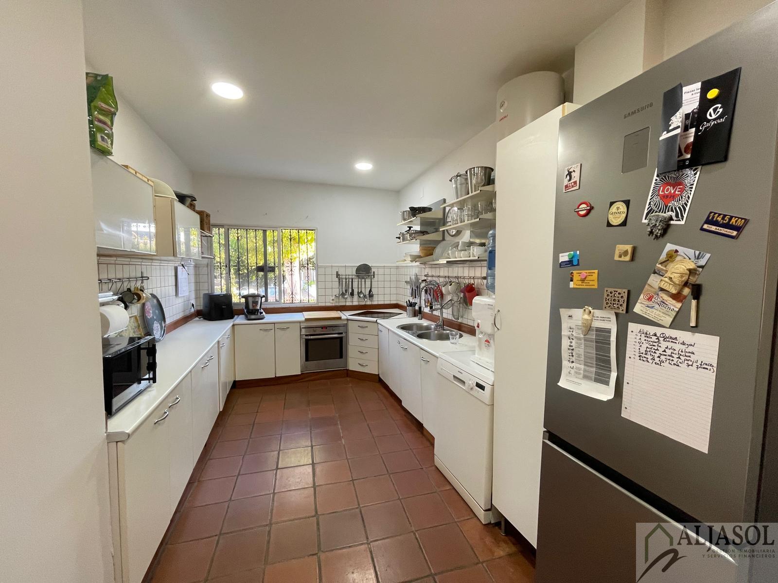 For sale of chalet in Palomares del Río