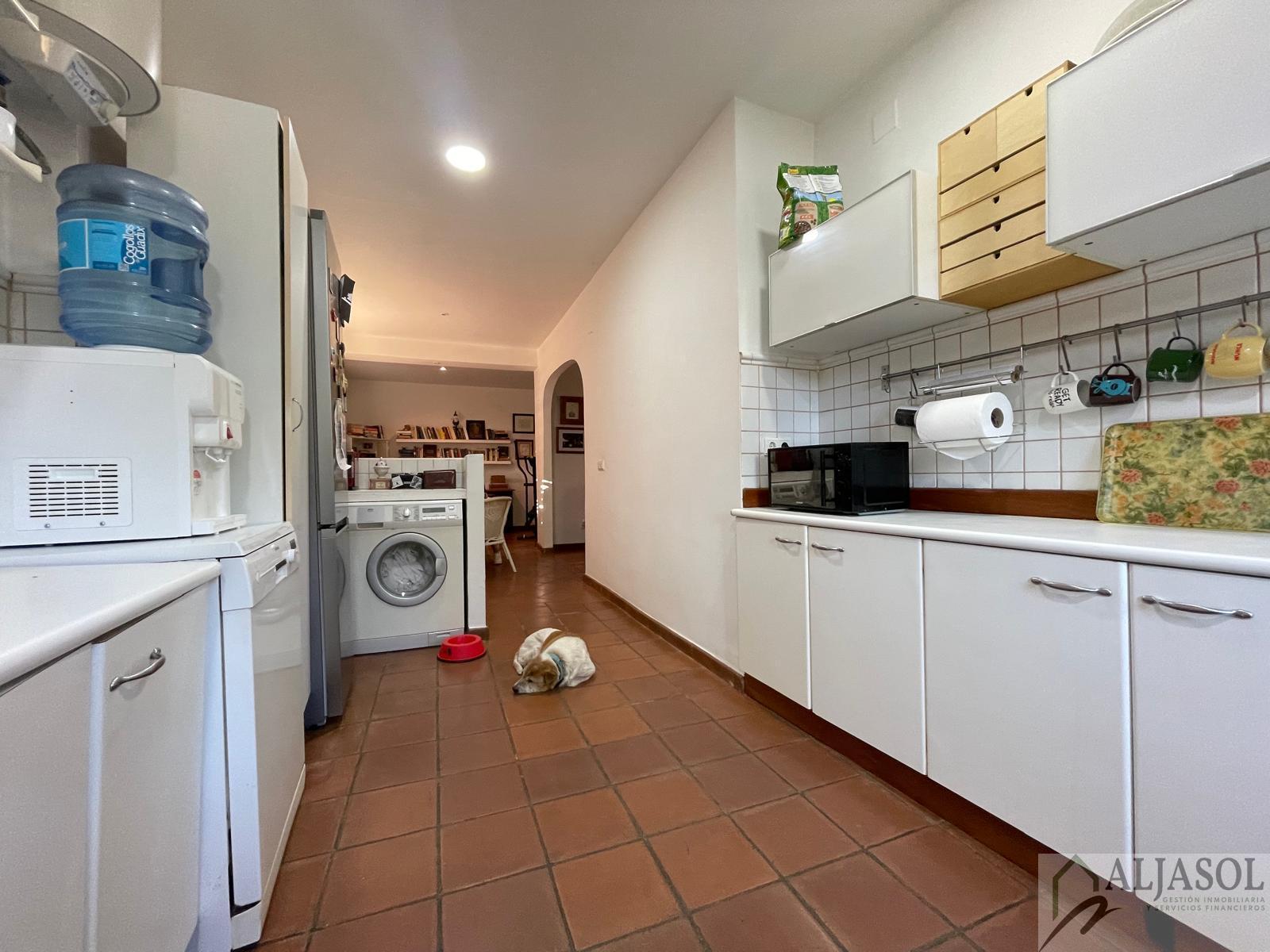 For sale of chalet in Palomares del Río
