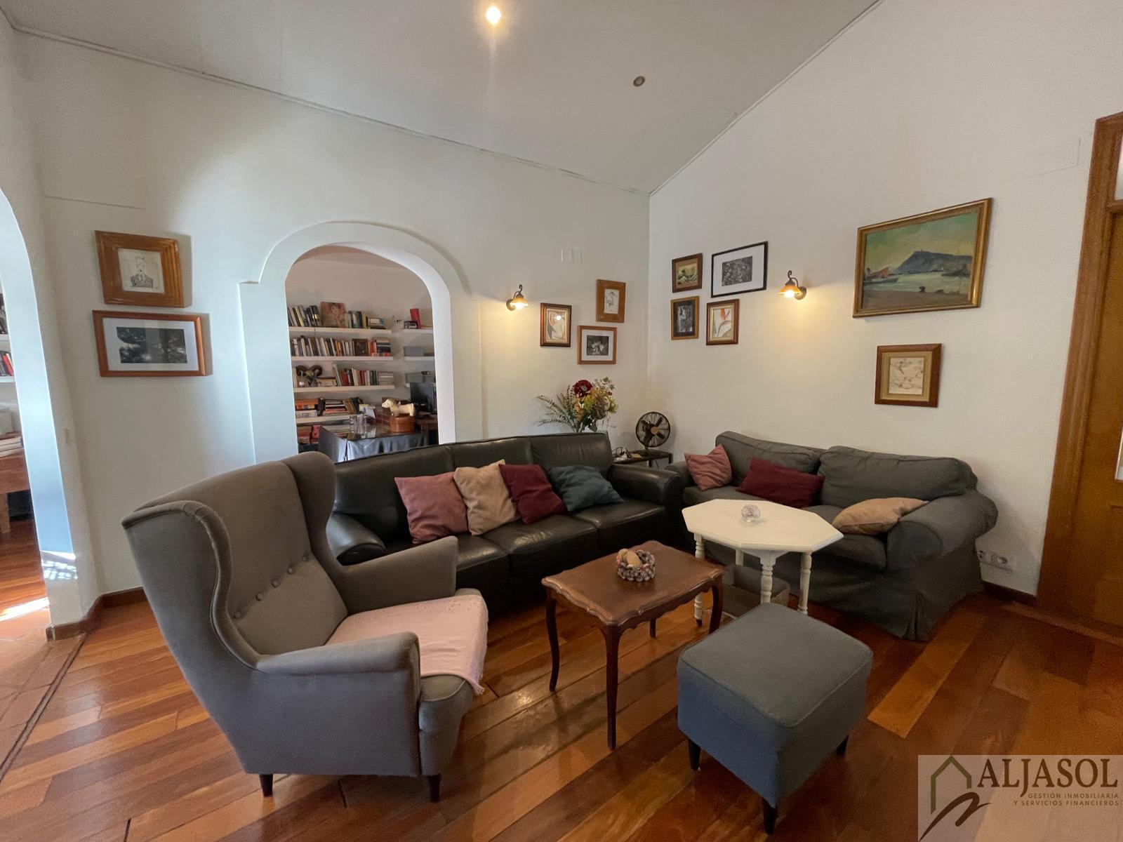 For sale of chalet in Palomares del Río