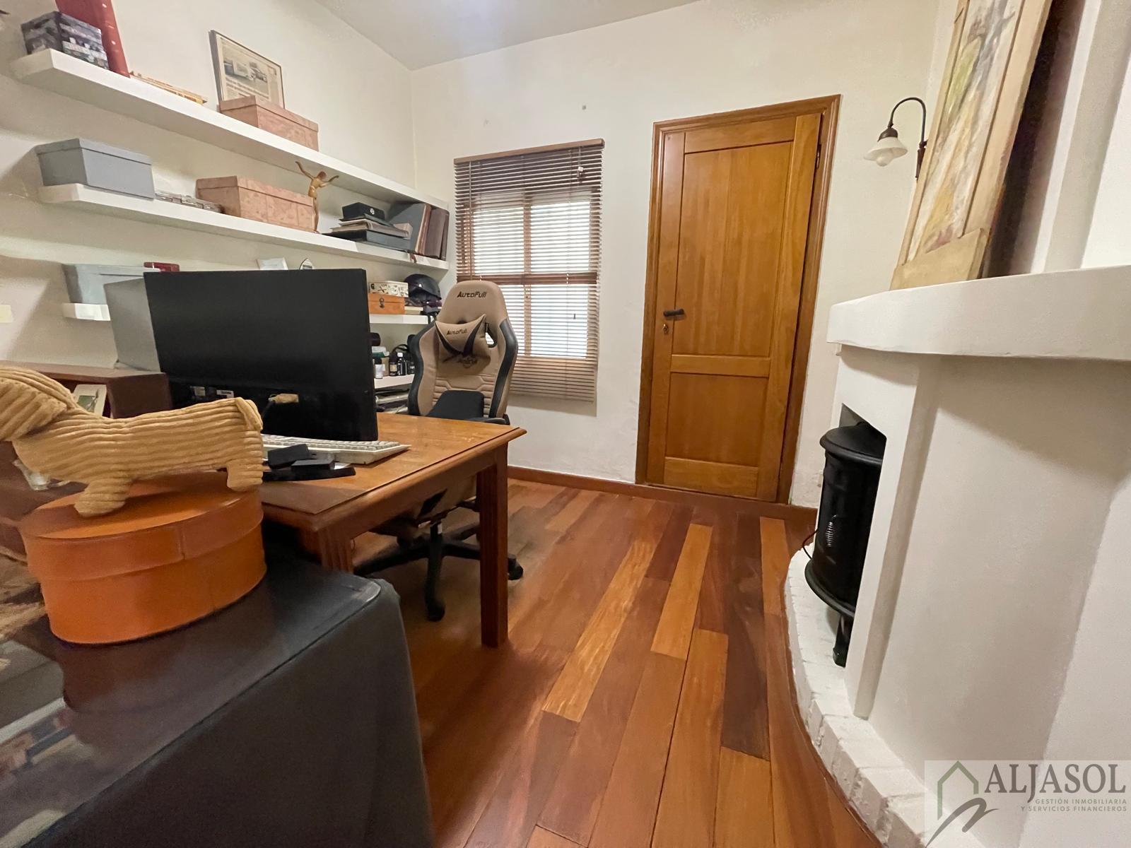 For sale of chalet in Palomares del Río