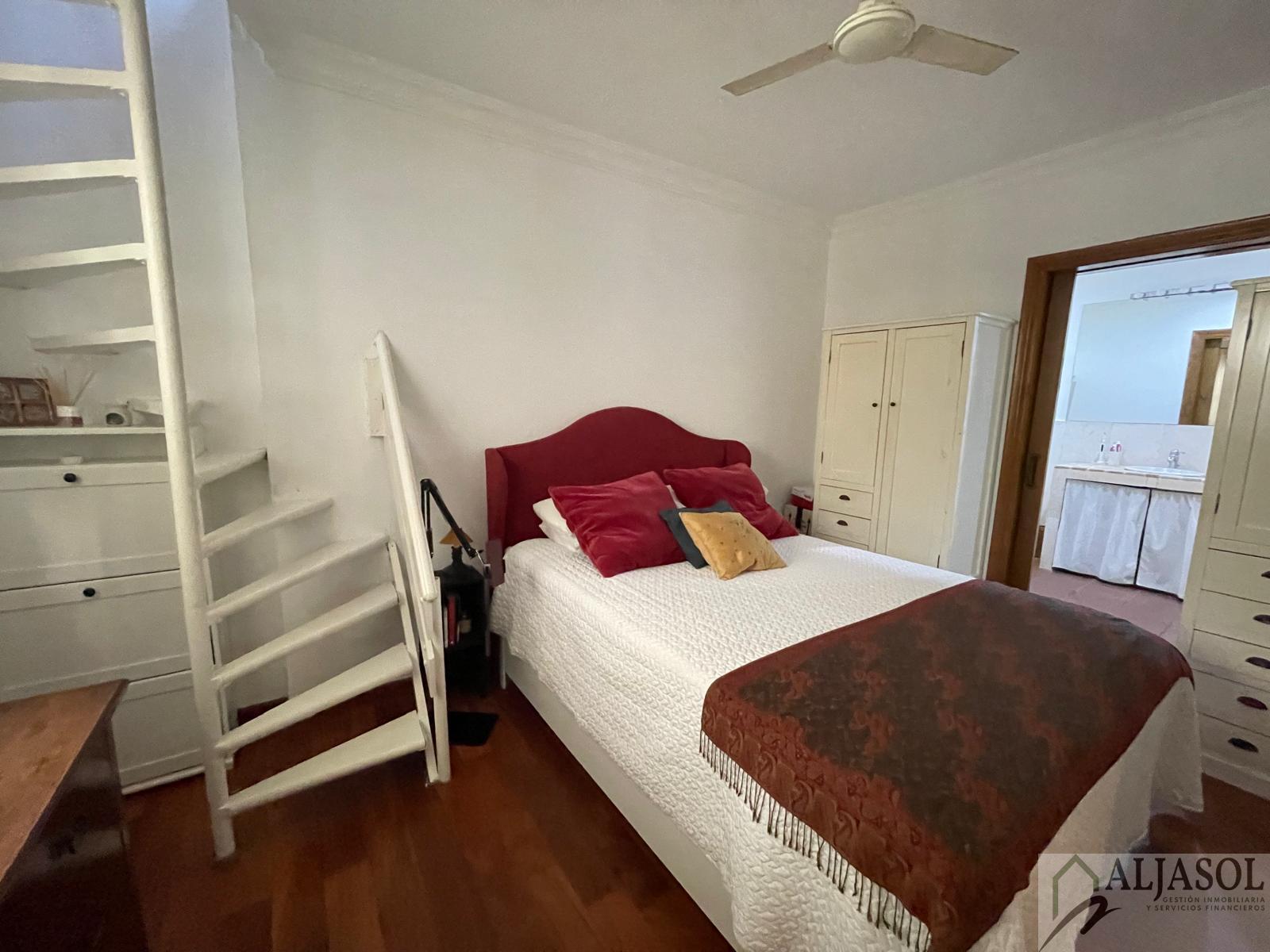For sale of chalet in Palomares del Río