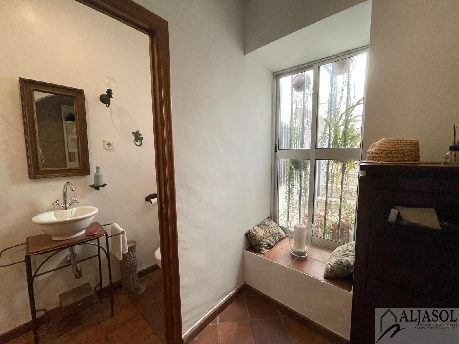 For sale of chalet in Palomares del Río
