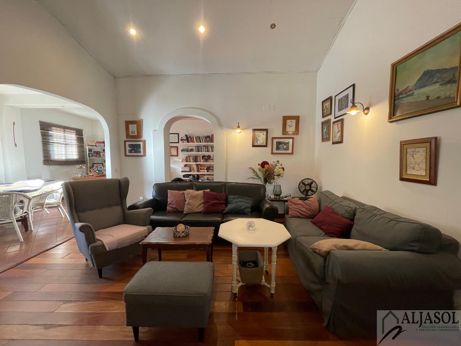 For sale of chalet in Palomares del Río