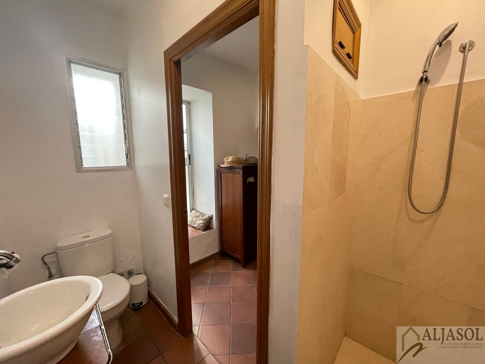 For sale of chalet in Palomares del Río