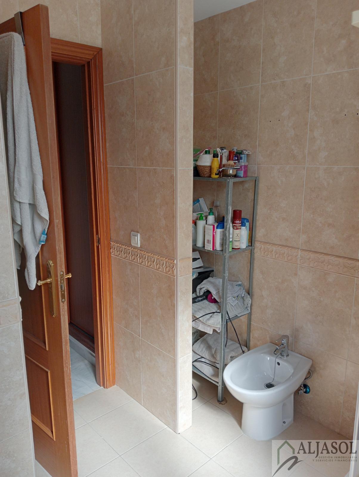 For sale of house in Santiponce