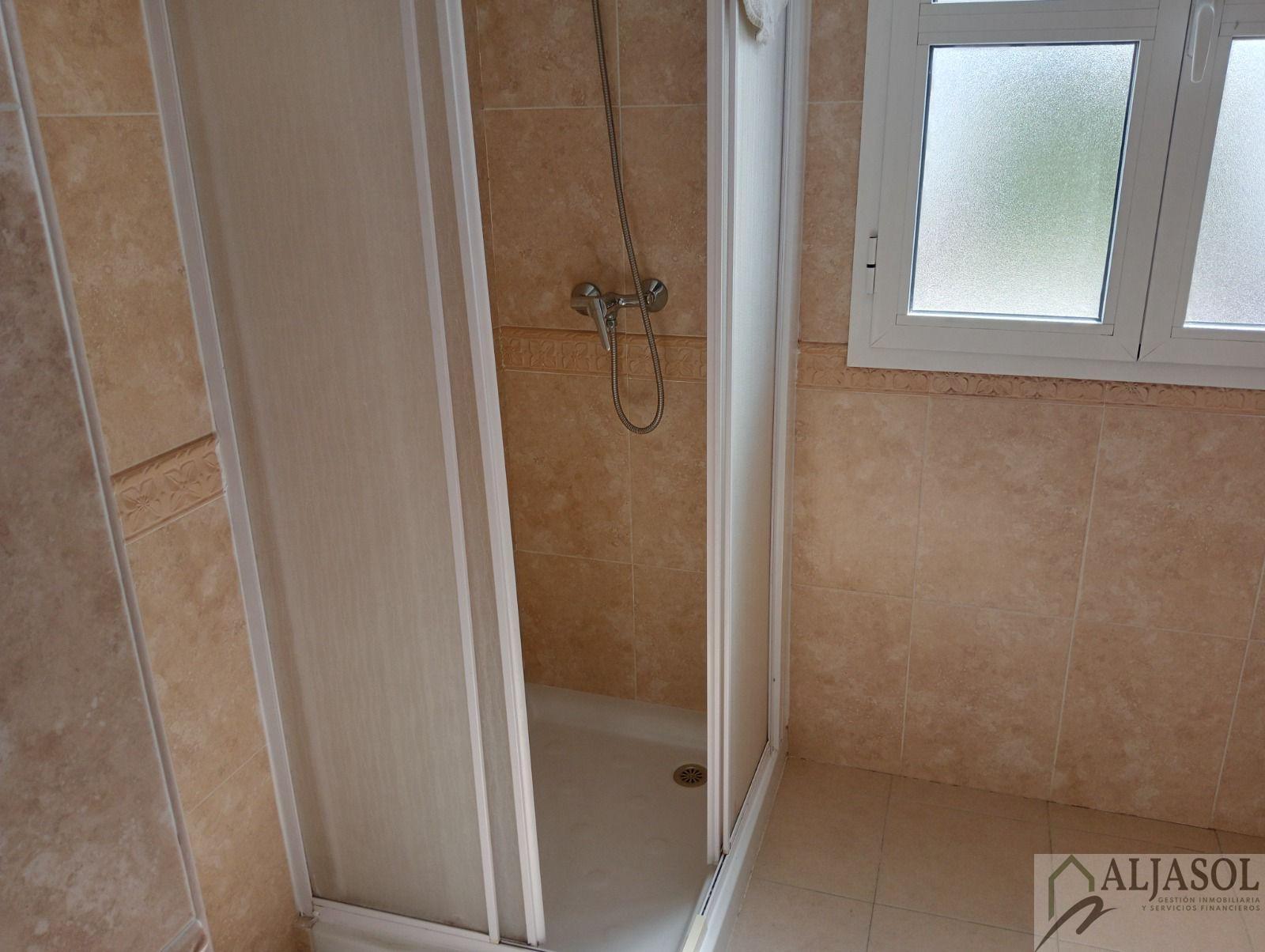 For sale of house in Santiponce