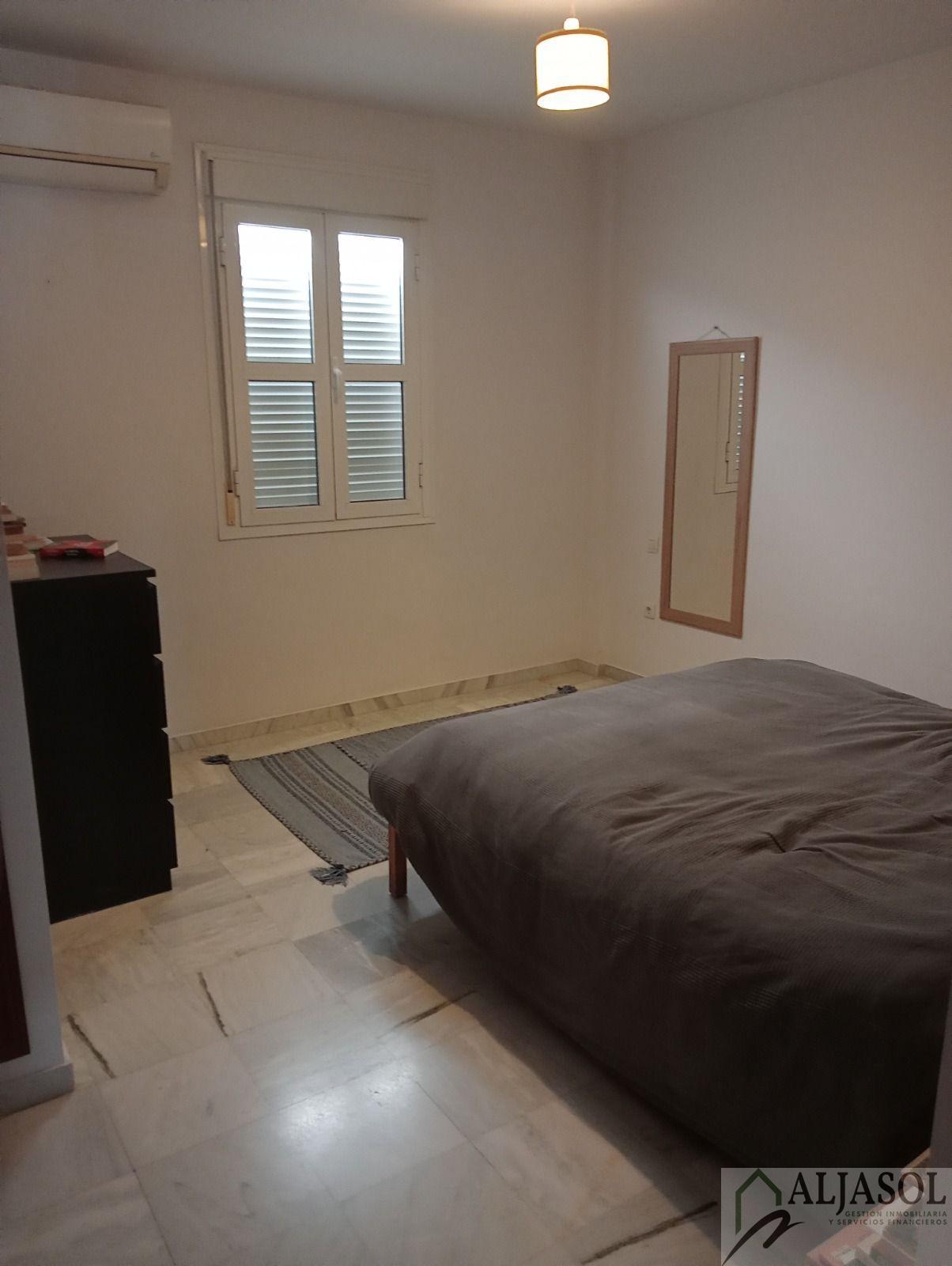 For sale of house in Santiponce